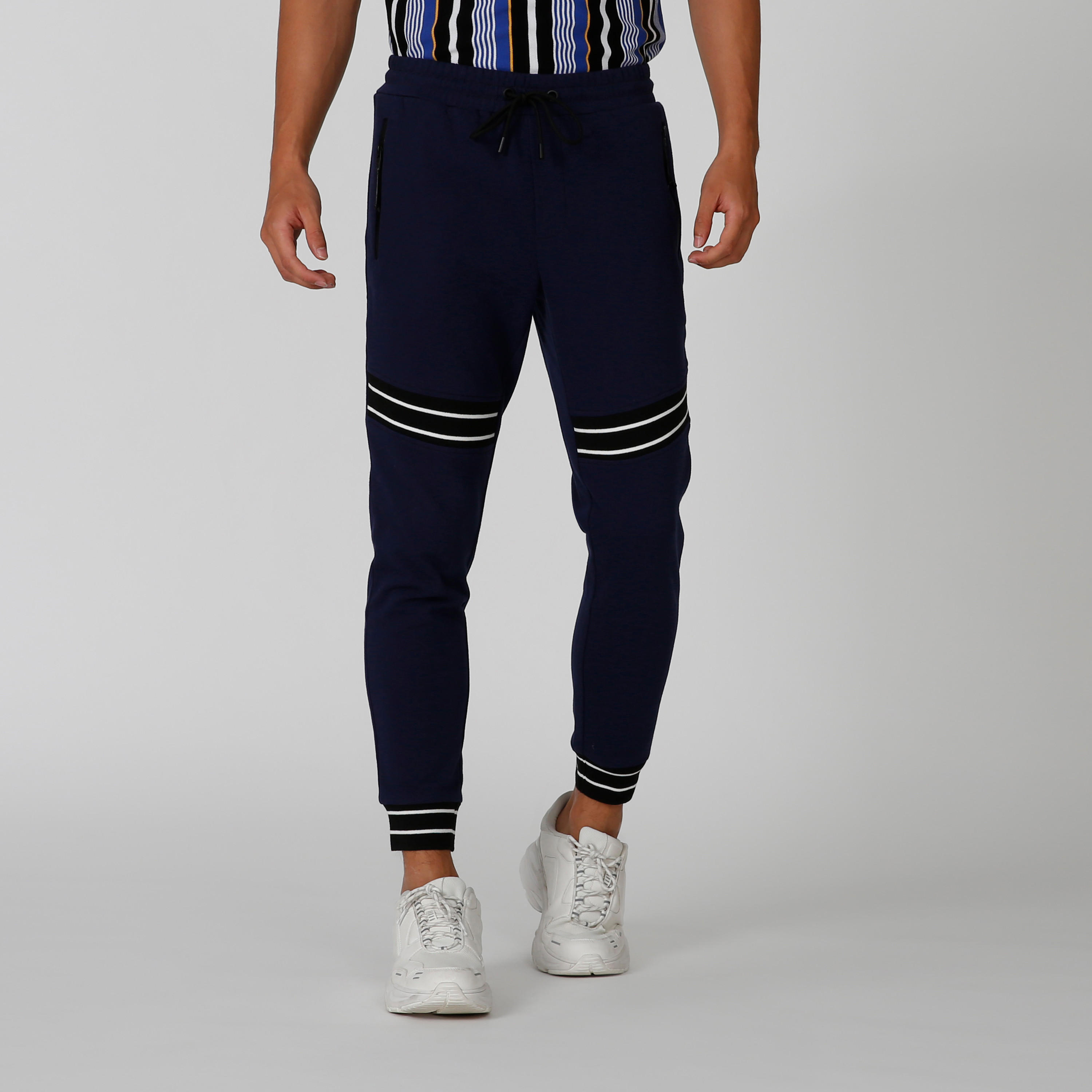 بنطلون رياضي طويل بجيوب وتفاصيل مقلّمة من آيكونك-men-clothing-bottoms-joggers-image-1