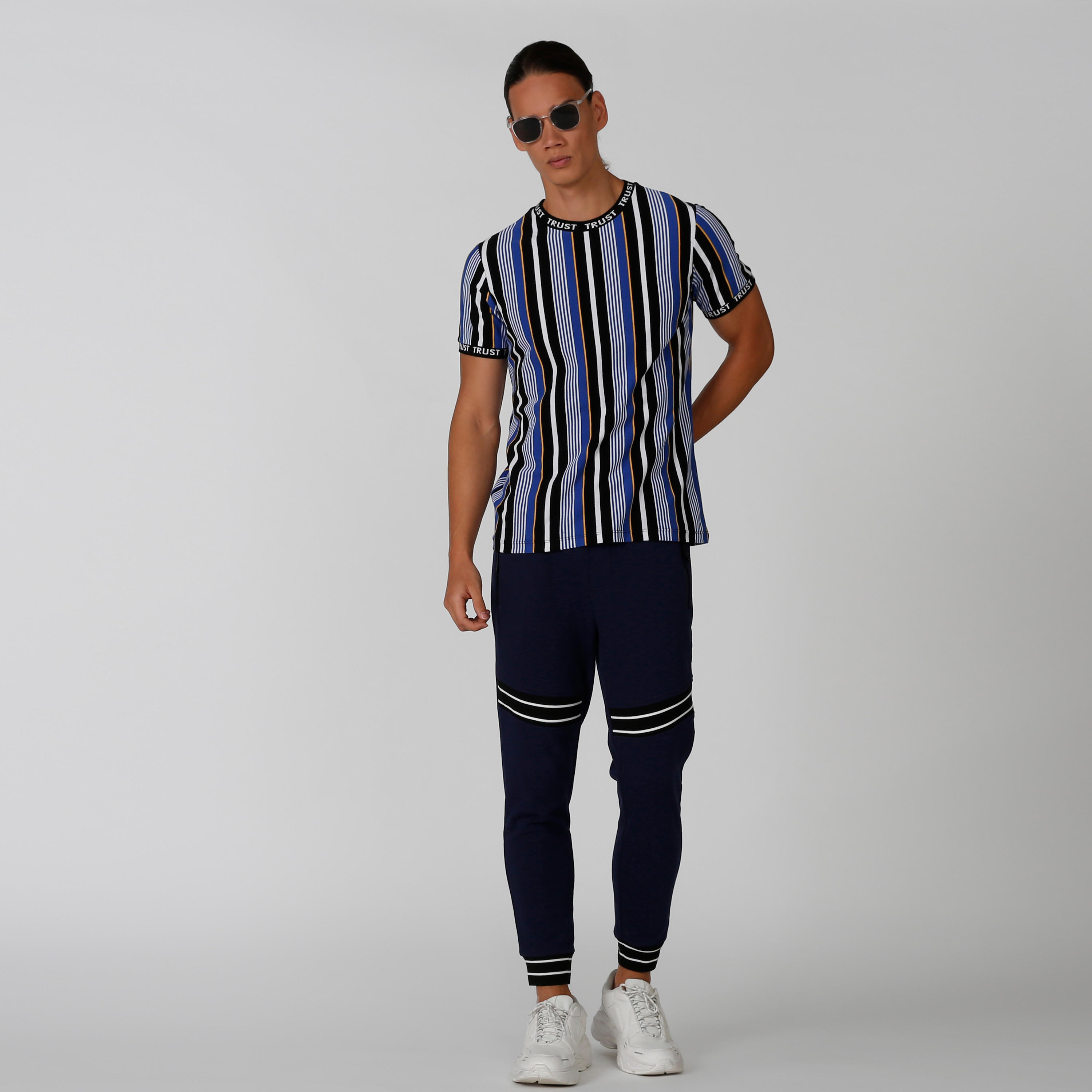 بنطلون رياضي طويل بجيوب وتفاصيل مقلّمة من آيكونك-men-clothing-bottoms-joggers-image-3