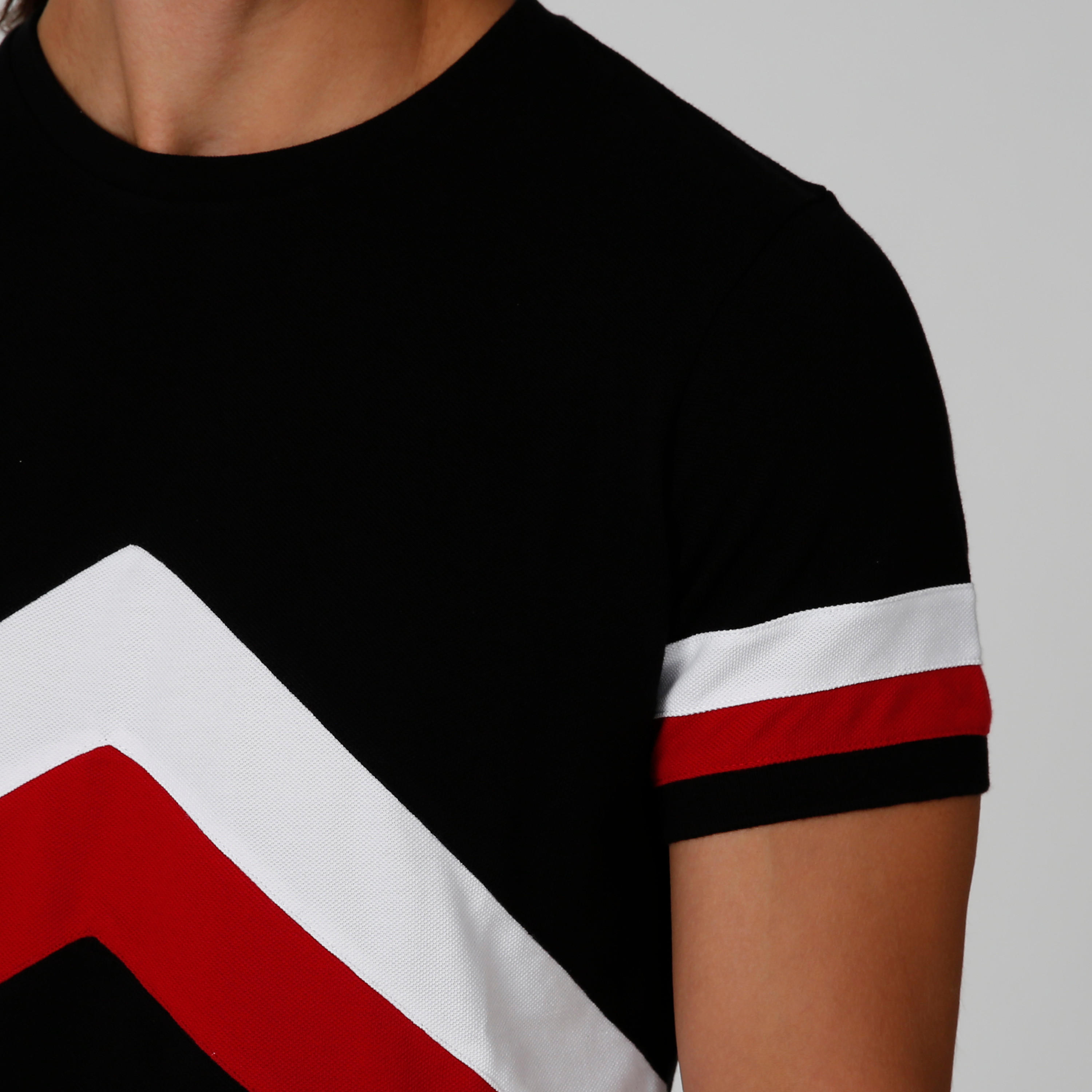 تيشيرت سليم بياقة ضيّقة وأكمام قصيرة وطبعات من آيكونيك-men-clothing-tshirtsandpolos-tshirts-image-4