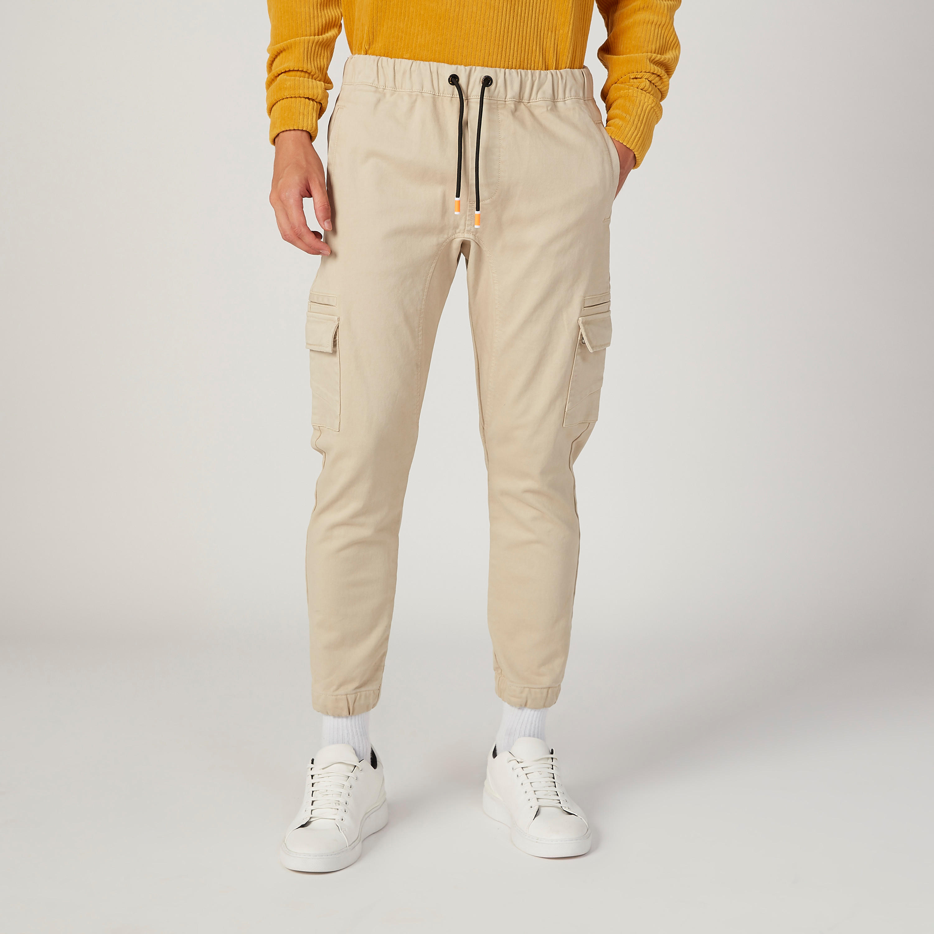 بنطلون رياضي بقصّة سليم وخصر متوسط الارتفاع وجيوب من آيكونيك-men-clothing-bottoms-joggers-image-1
