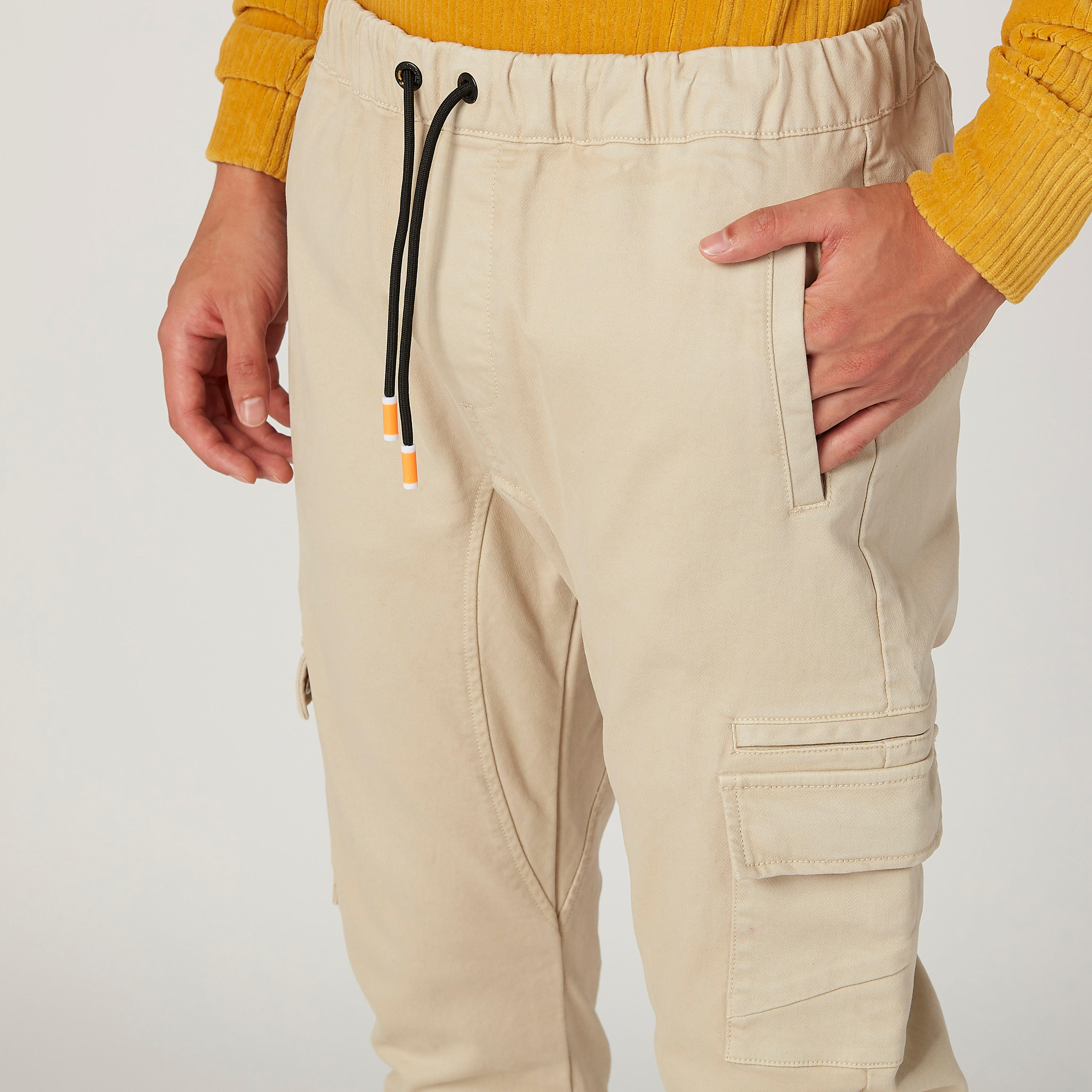بنطلون رياضي بقصّة سليم وخصر متوسط الارتفاع وجيوب من آيكونيك-men-clothing-bottoms-joggers-image-3