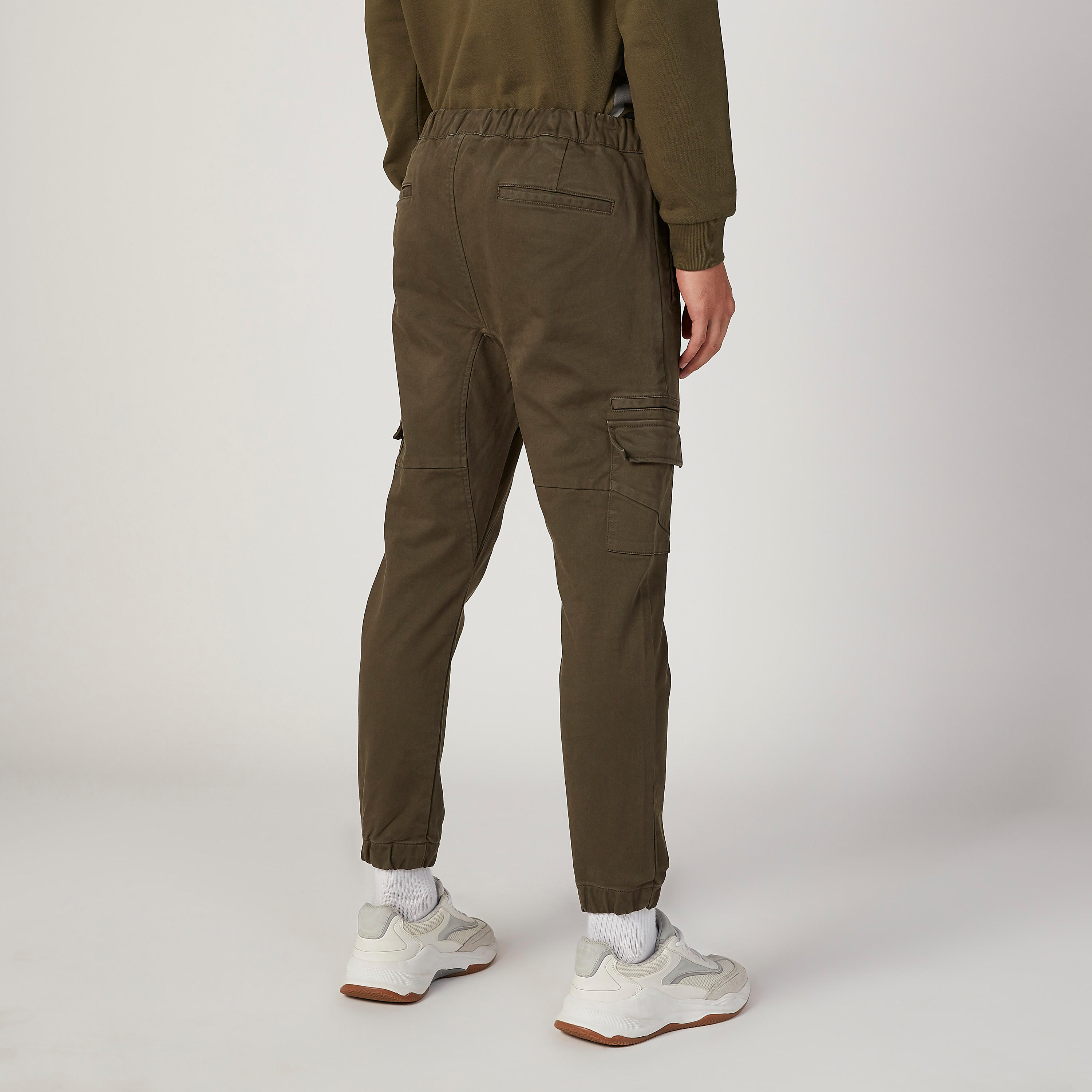 بنطلون رياضي بقصّة سليم وخصر متوسط الارتفاع وجيوب من آيكونيك-men-clothing-bottoms-joggers-image-4