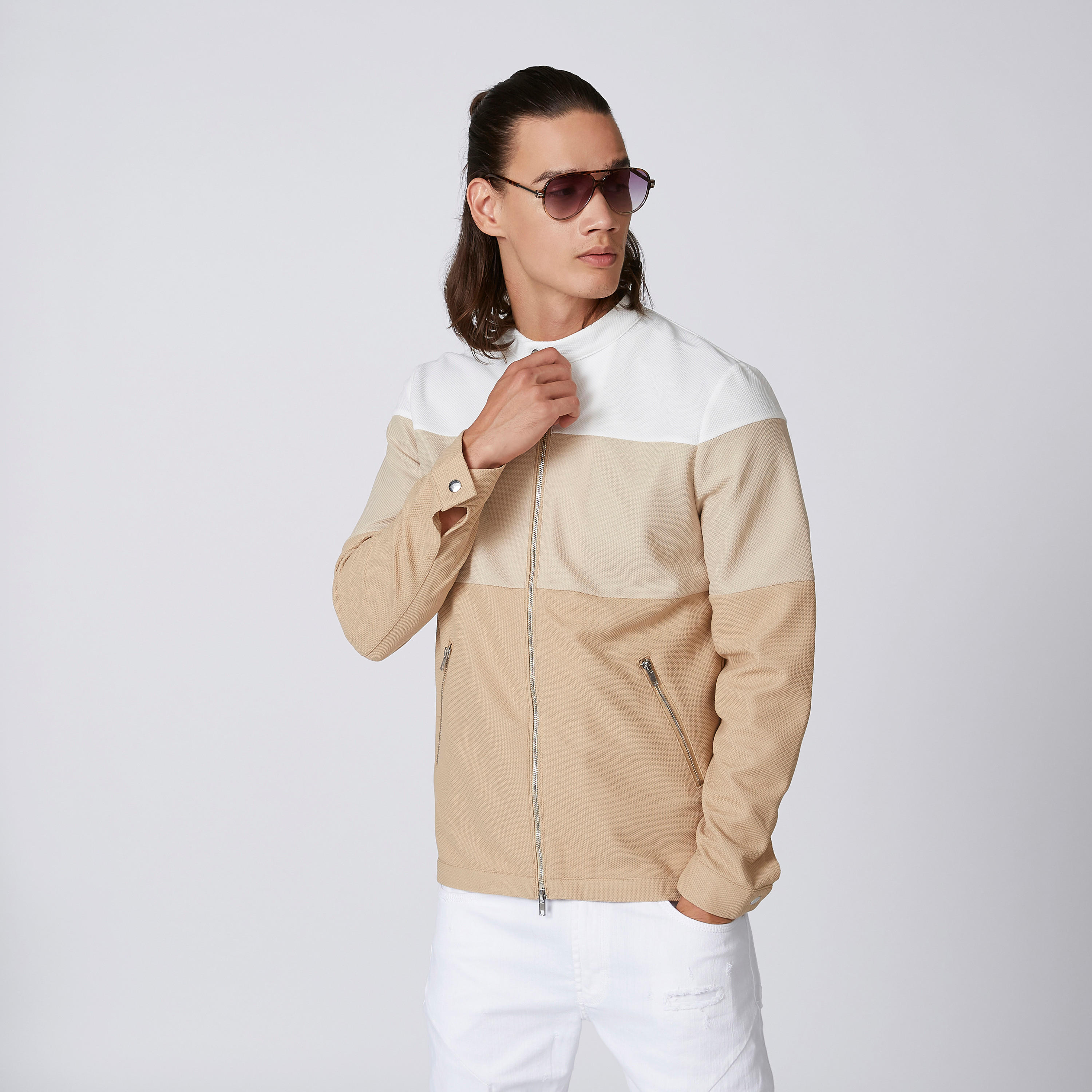 جاكيت بومبر بارز الملمس بأكمام طويلة وجيوب كانجارو من آيكونيك-men-clothing-jacketsandblazers-jackets-image-3