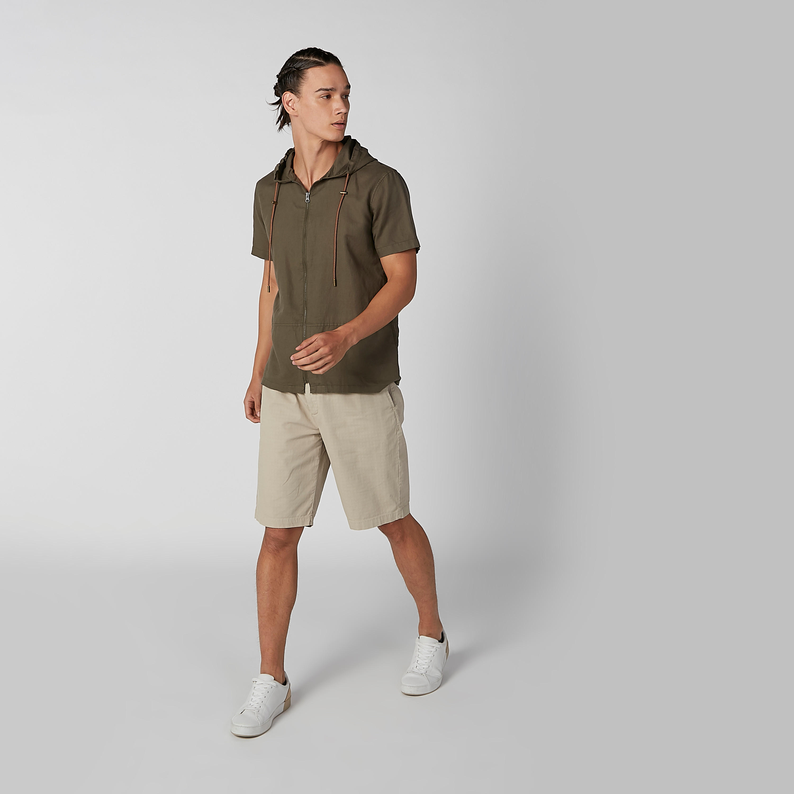قميص سادة بقبّعة وسحّاب إغلاق من آيكونيك-men-clothing-shirts-image-1