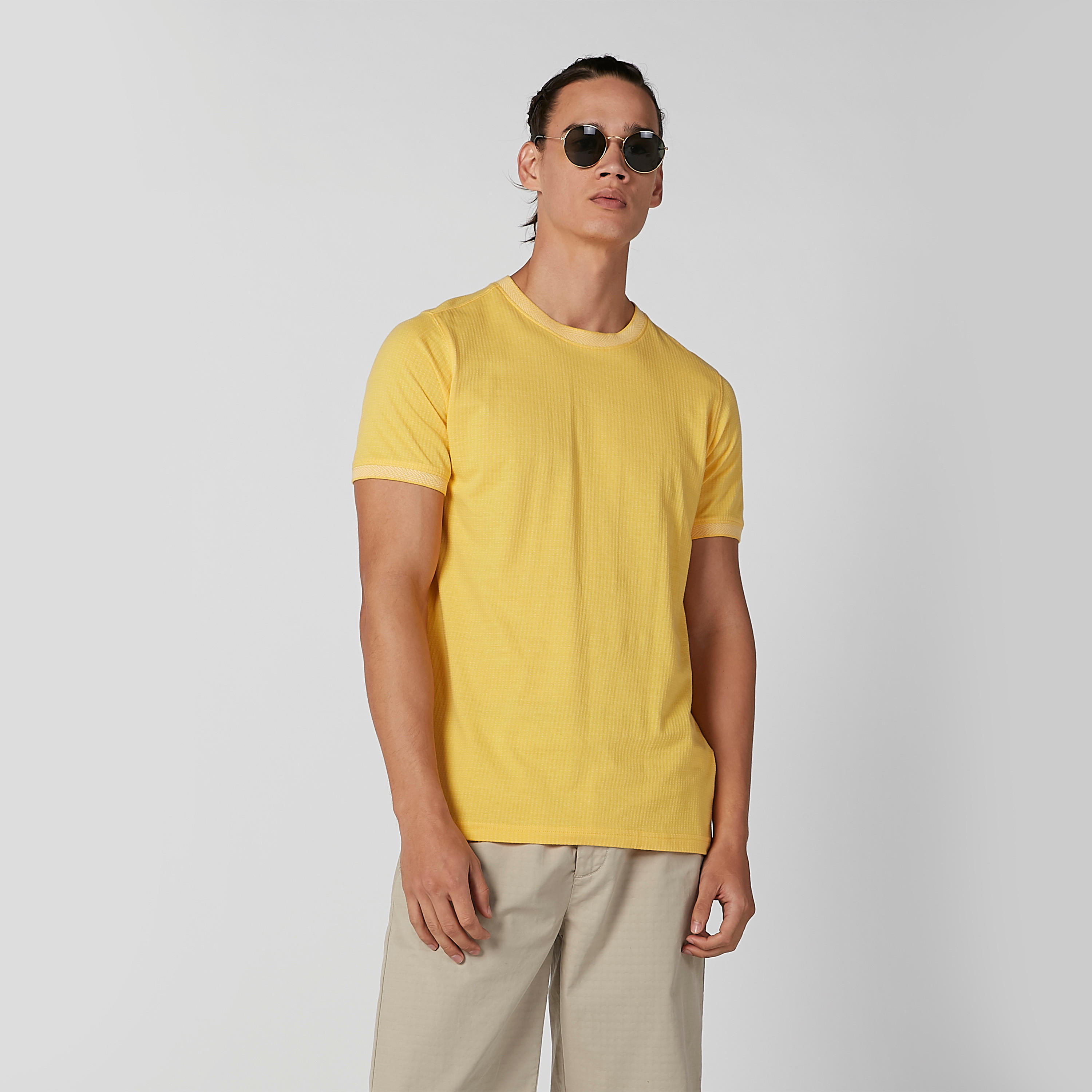 تيشيرت سادة بياقة ضيّقة وأكمام قصيرة من آيكونيك-men-clothing-tshirtsandpolos-tshirts-image-1