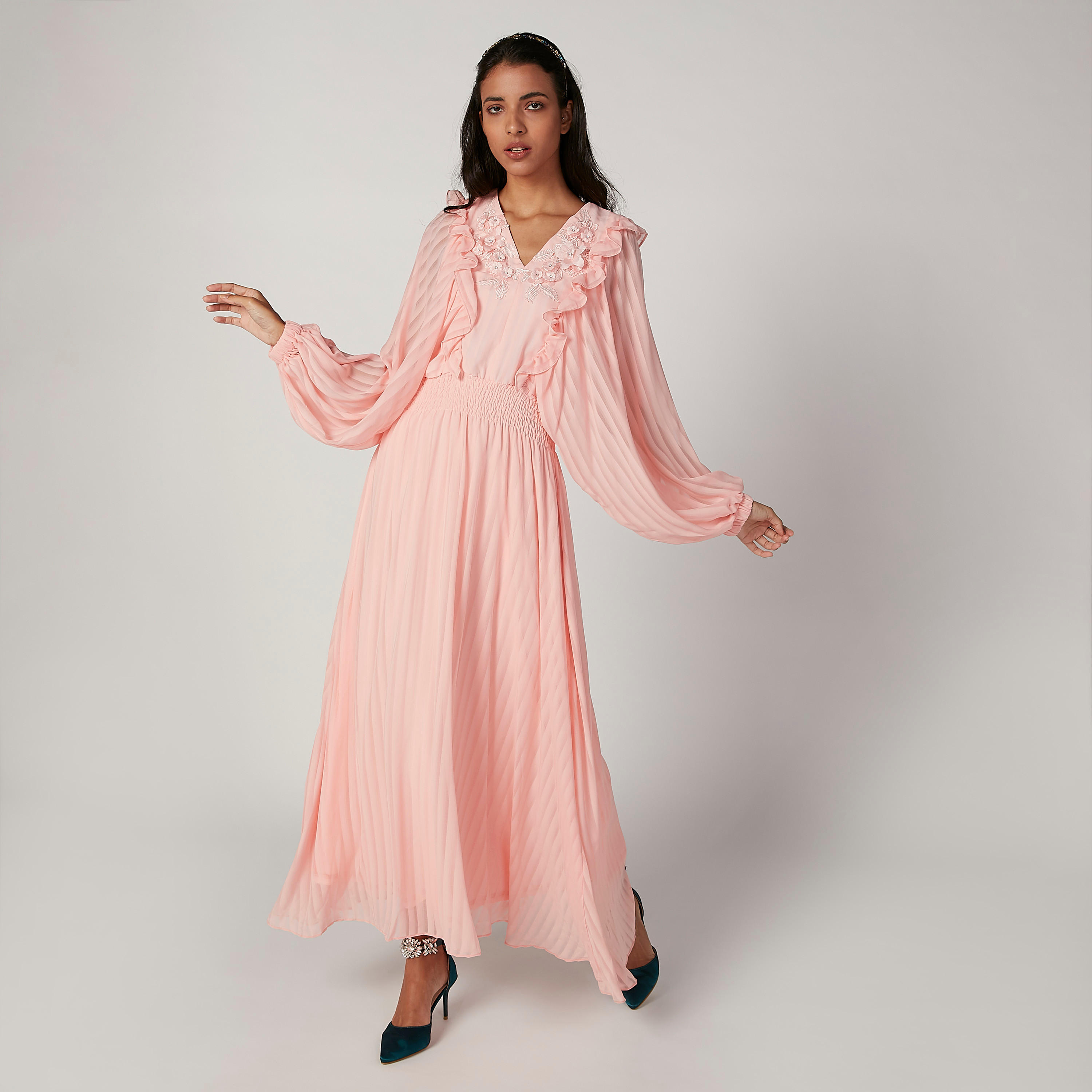 فستان طويل إيه لاين بارز الملمس بياقة V وأكمام بيشوب من آيكونيك-women-clothing-dresses-image-1