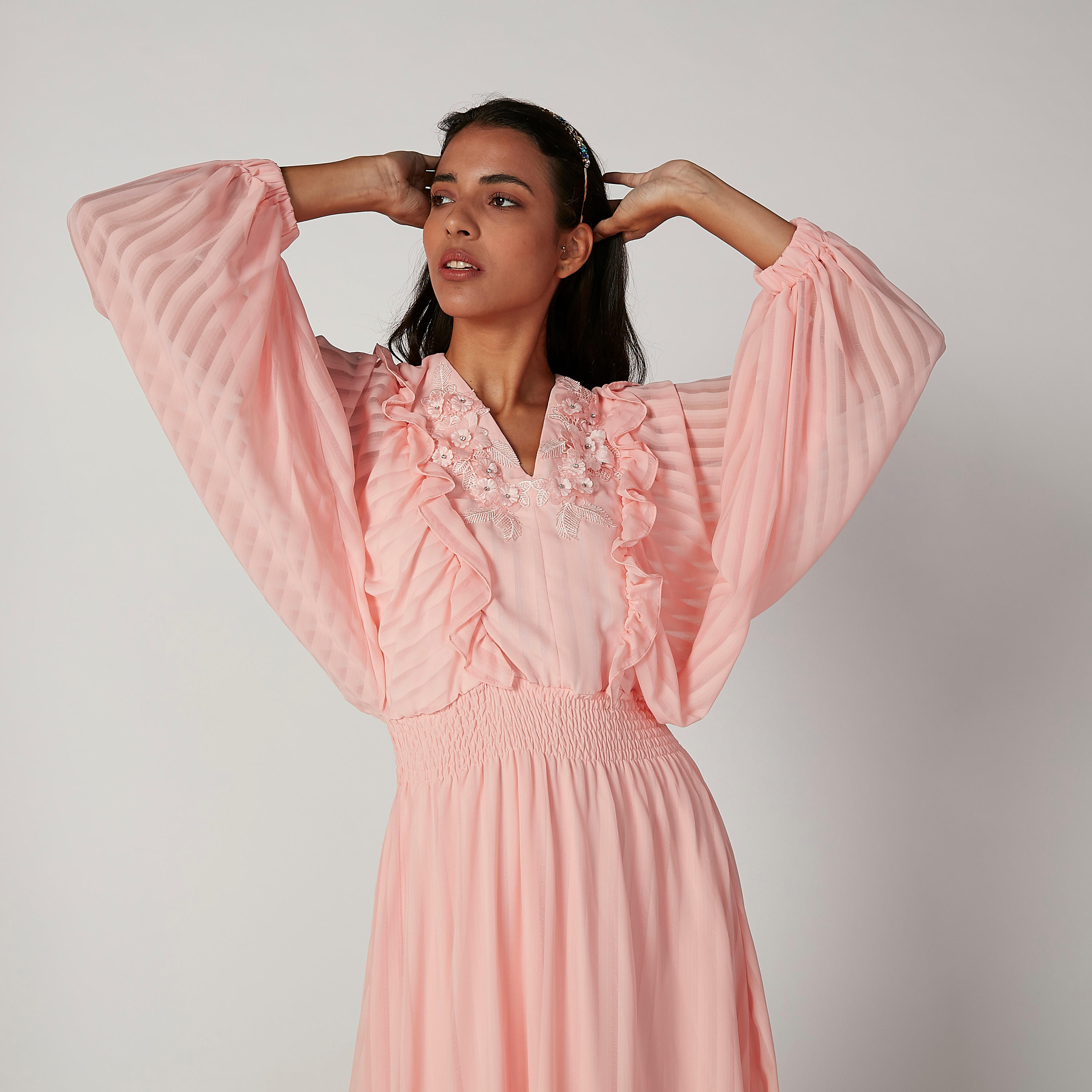فستان طويل إيه لاين بارز الملمس بياقة V وأكمام بيشوب من آيكونيك-women-clothing-dresses-image-2
