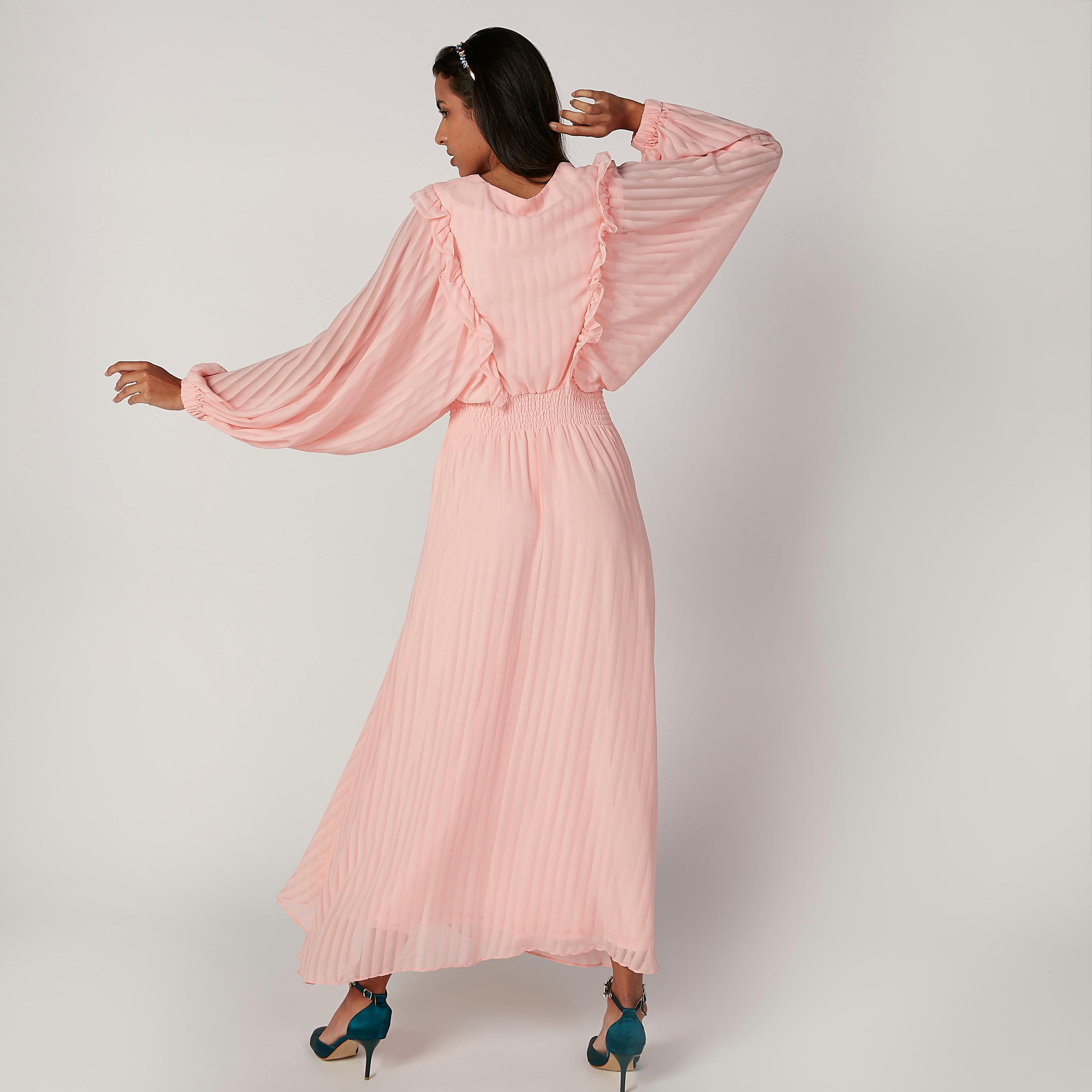 فستان طويل إيه لاين بارز الملمس بياقة V وأكمام بيشوب من آيكونيك-women-clothing-dresses-image-3
