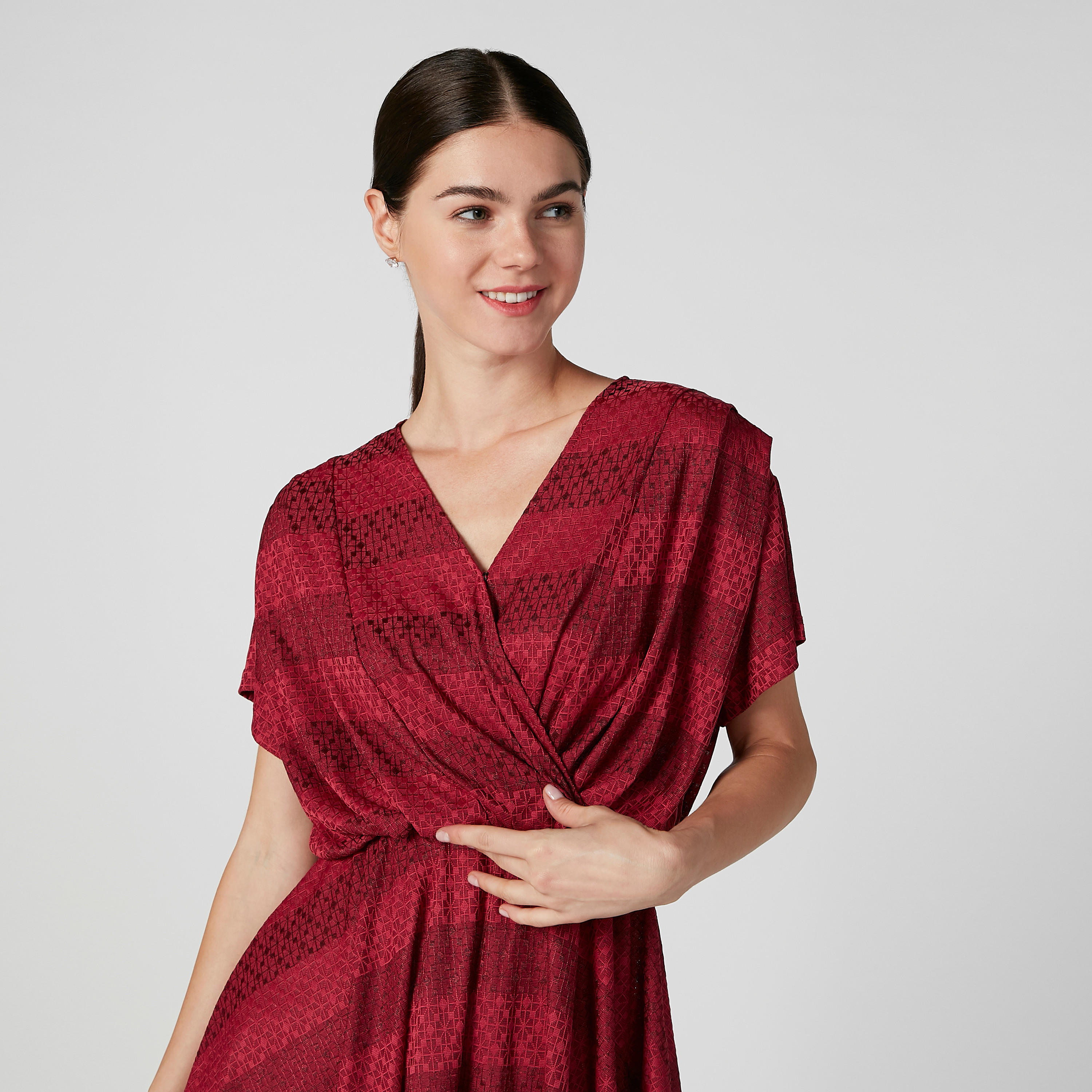 بلوزة سليم بارزة الملمس بياقة V وأكمام متصلة من آيكونيك-women-clothing-shirtsandblouses-blouses-image-3