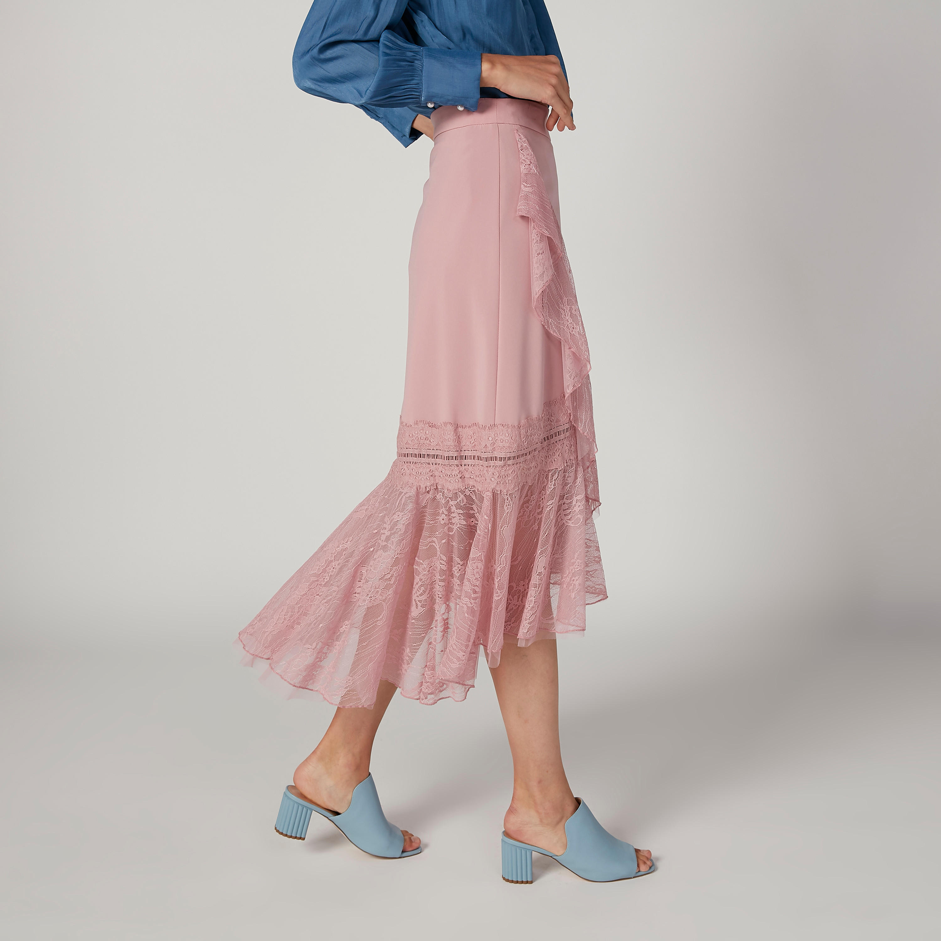 تنورة دانتيل ميدي بخصر مطّاطي وحواف غير مستوية من آيكونيك-women-clothing-bottoms-skirts-image-5
