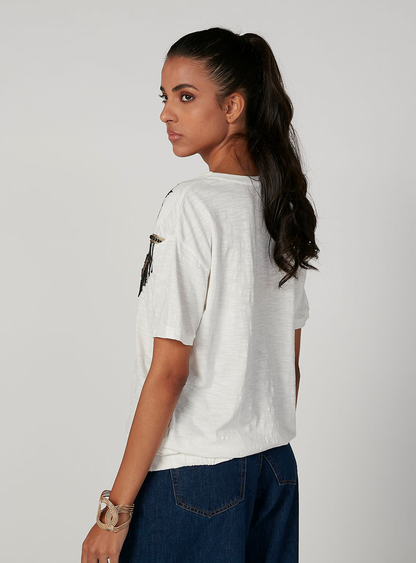 بلوزة سليم مطرّزة بياقة مستديرة وأكمام قصيرة من آيكونيك-women-clothing-shirtsandblouses-blouses-image-3