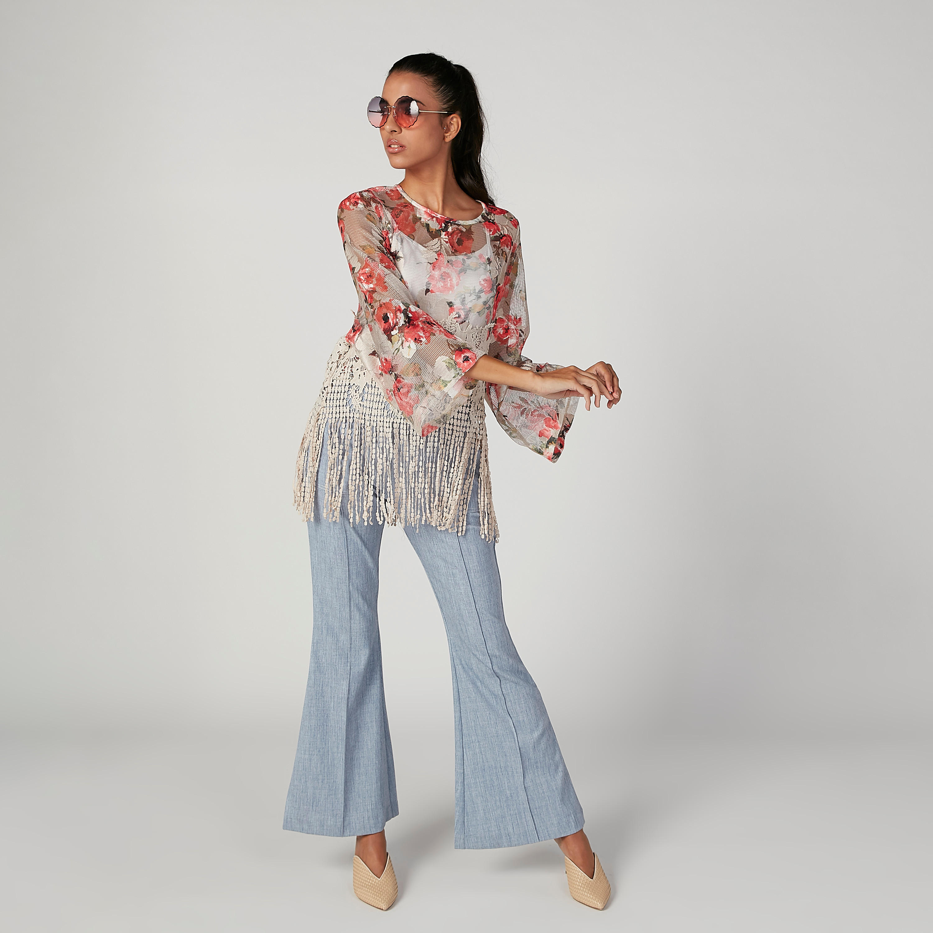 بلوزة بياقة مستديرة وأكمام طويلة وطبعات زهرية من آيكونيك-women-clothing-shirtsandblouses-blouses-image-5