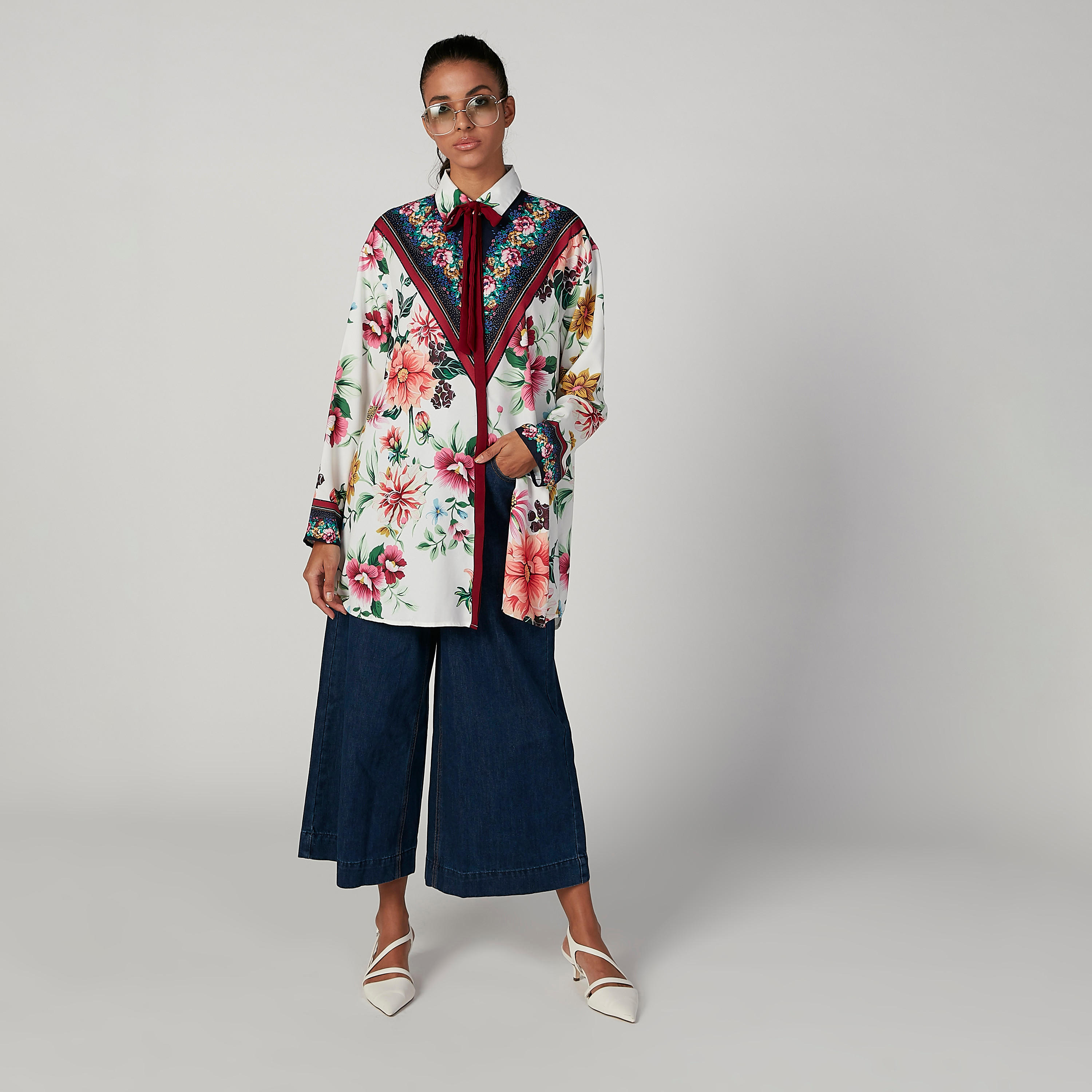 بلوزة بأكمام طويلة وفيونكة وطبعات زهرية من آيكونيك-women-clothing-shirtsandblouses-blouses-image-2