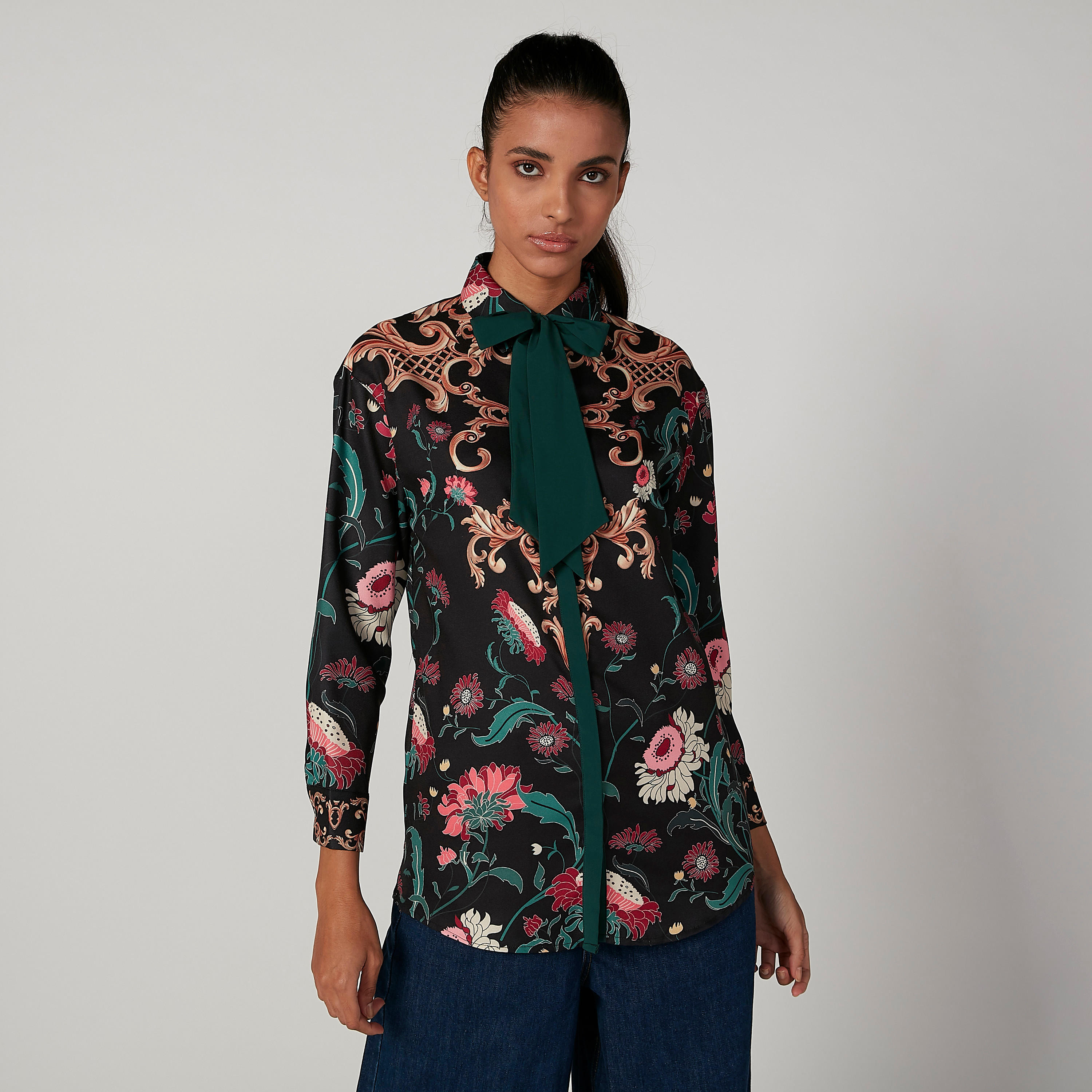 بلوزة بأكمام طويلة وفيونكة وطبعات زهرية من آيكونيك-women-clothing-shirtsandblouses-blouses-image-1