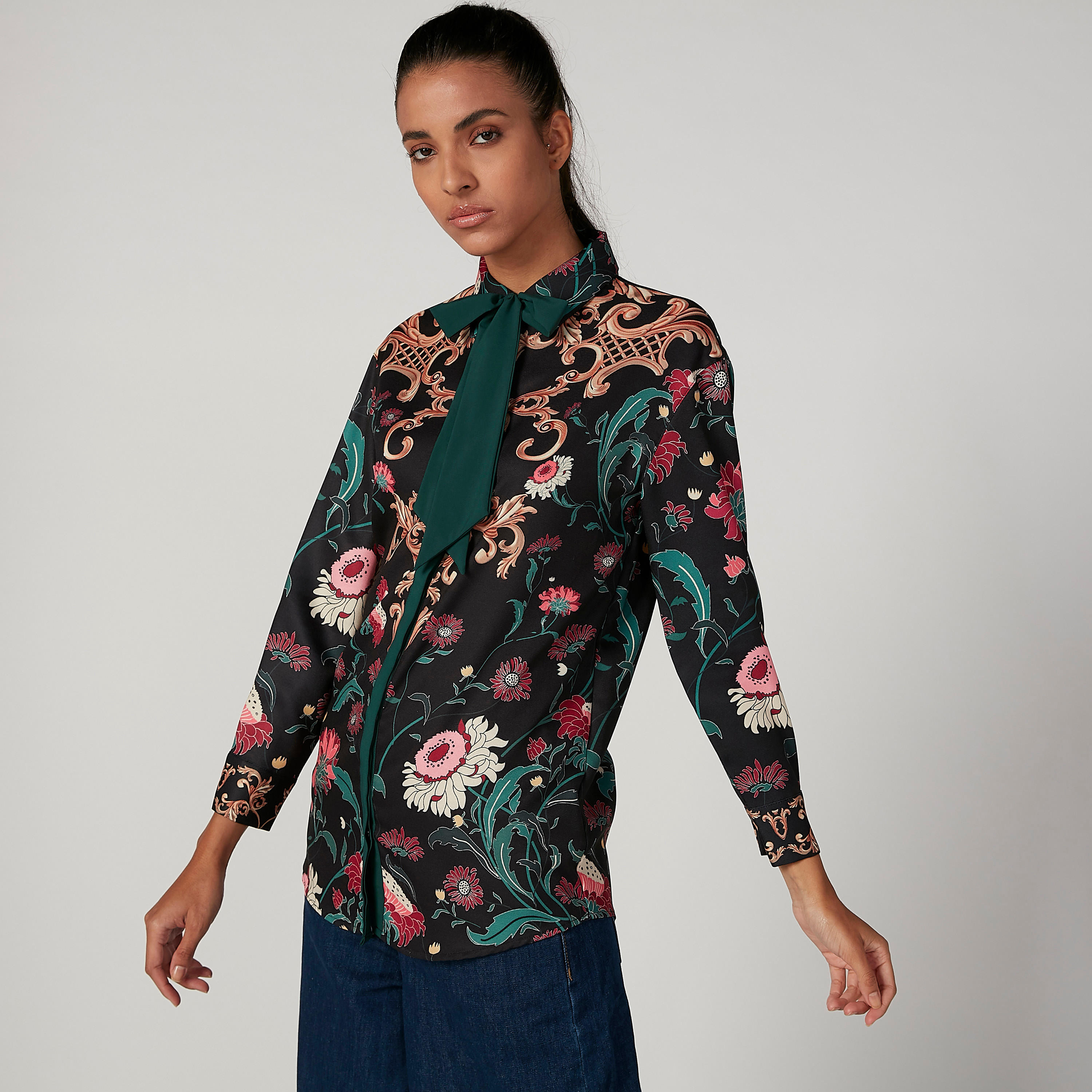 بلوزة بأكمام طويلة وفيونكة وطبعات زهرية من آيكونيك-women-clothing-shirtsandblouses-blouses-image-5