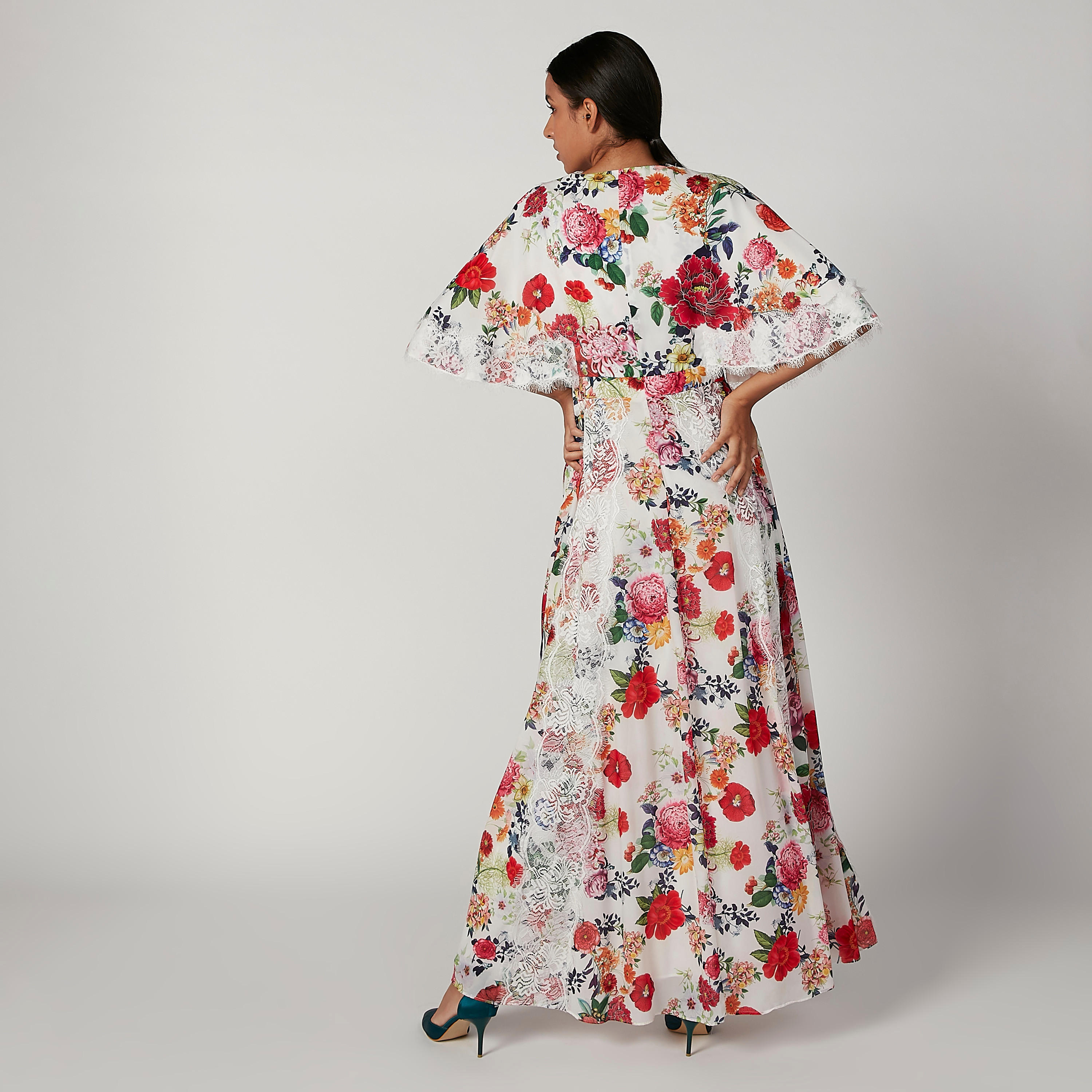 فستان طويل إيه لاين بياقة V وأكمام واسعة وطبعات من آيكونيك-women-clothing-dresses-image-3