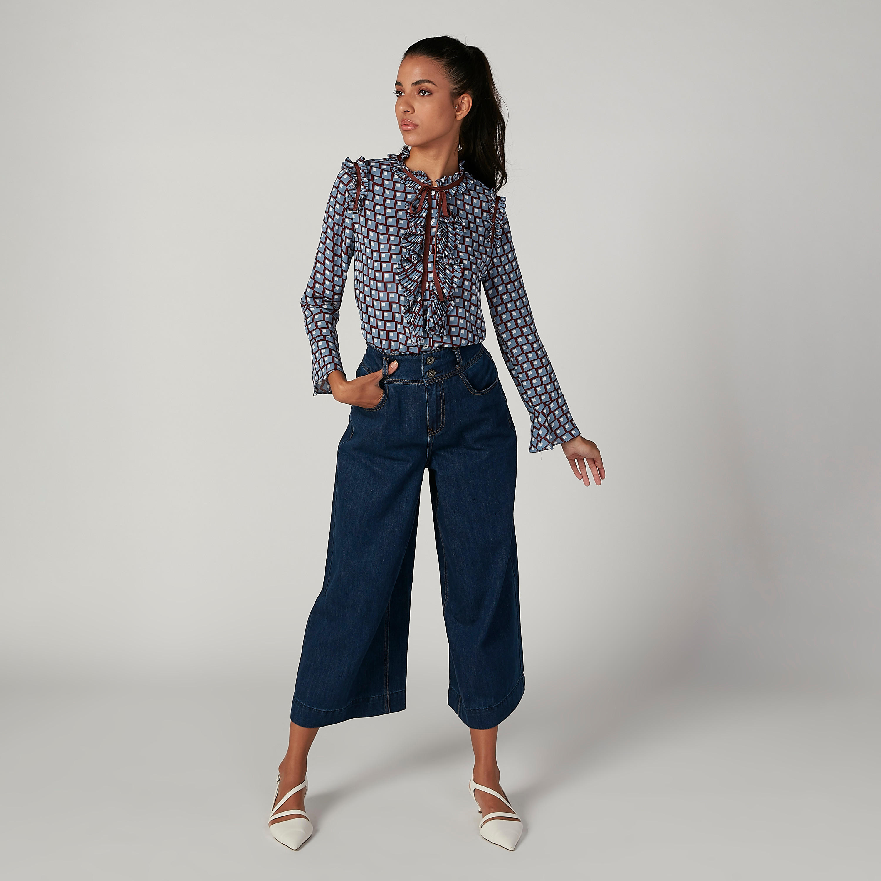 بنطلون جينز سادة بقصّة واسعة وخصر متوسط الارتفاع وجيوب من آيكونيك-women-clothing-bottoms-jeans-image-2