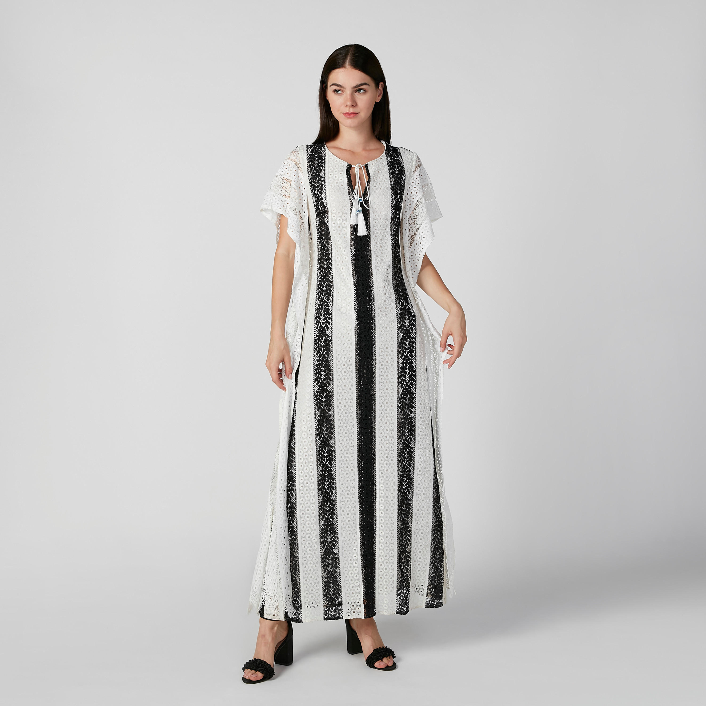 فستان دانتيل إيه لاين طويل بأكمام متصلة وأربطة من آيكونيك-women-clothing-dresses-image-1