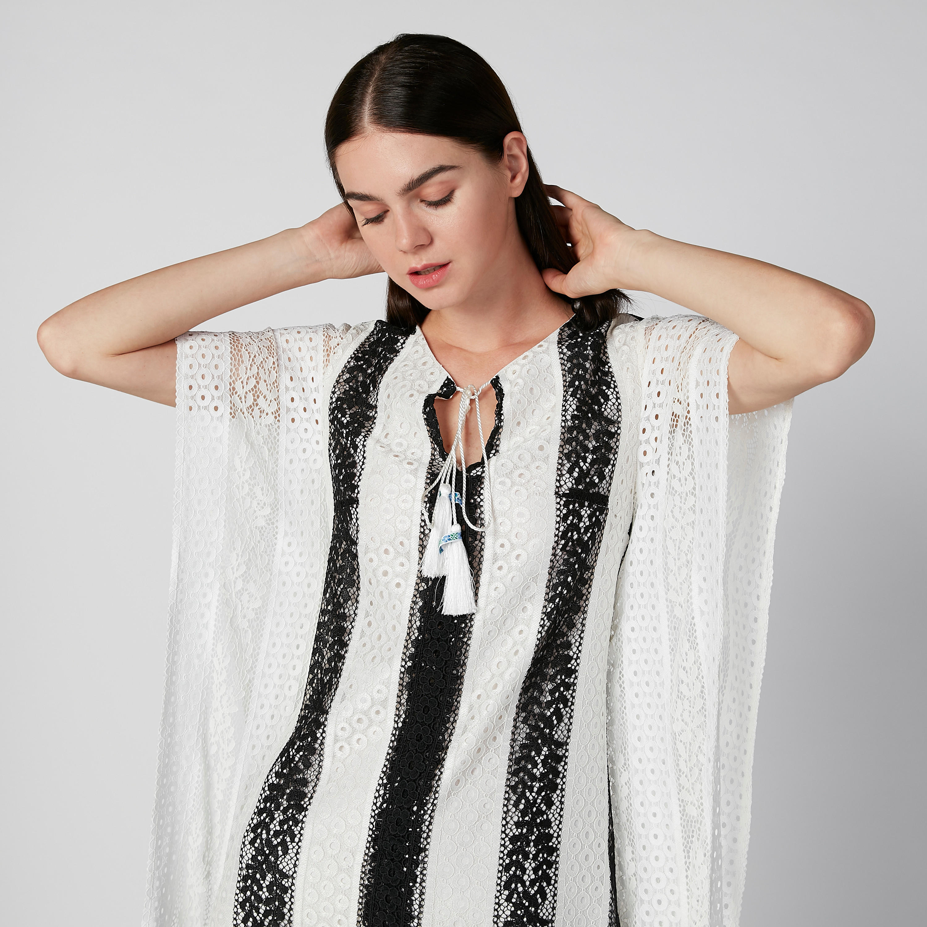 فستان دانتيل إيه لاين طويل بأكمام متصلة وأربطة من آيكونيك-women-clothing-dresses-image-3