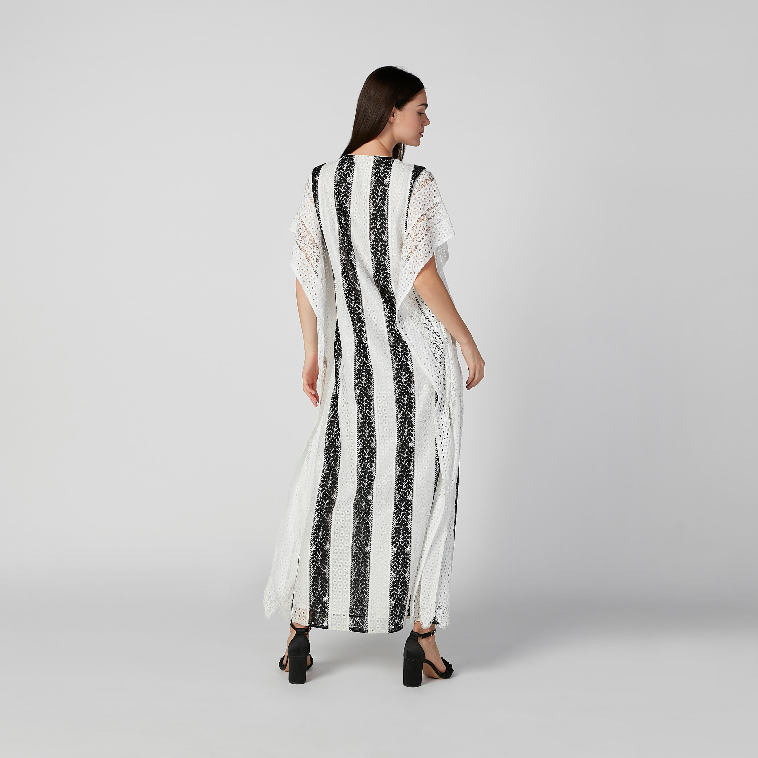 فستان دانتيل إيه لاين طويل بأكمام متصلة وأربطة من آيكونيك-women-clothing-dresses-image-4