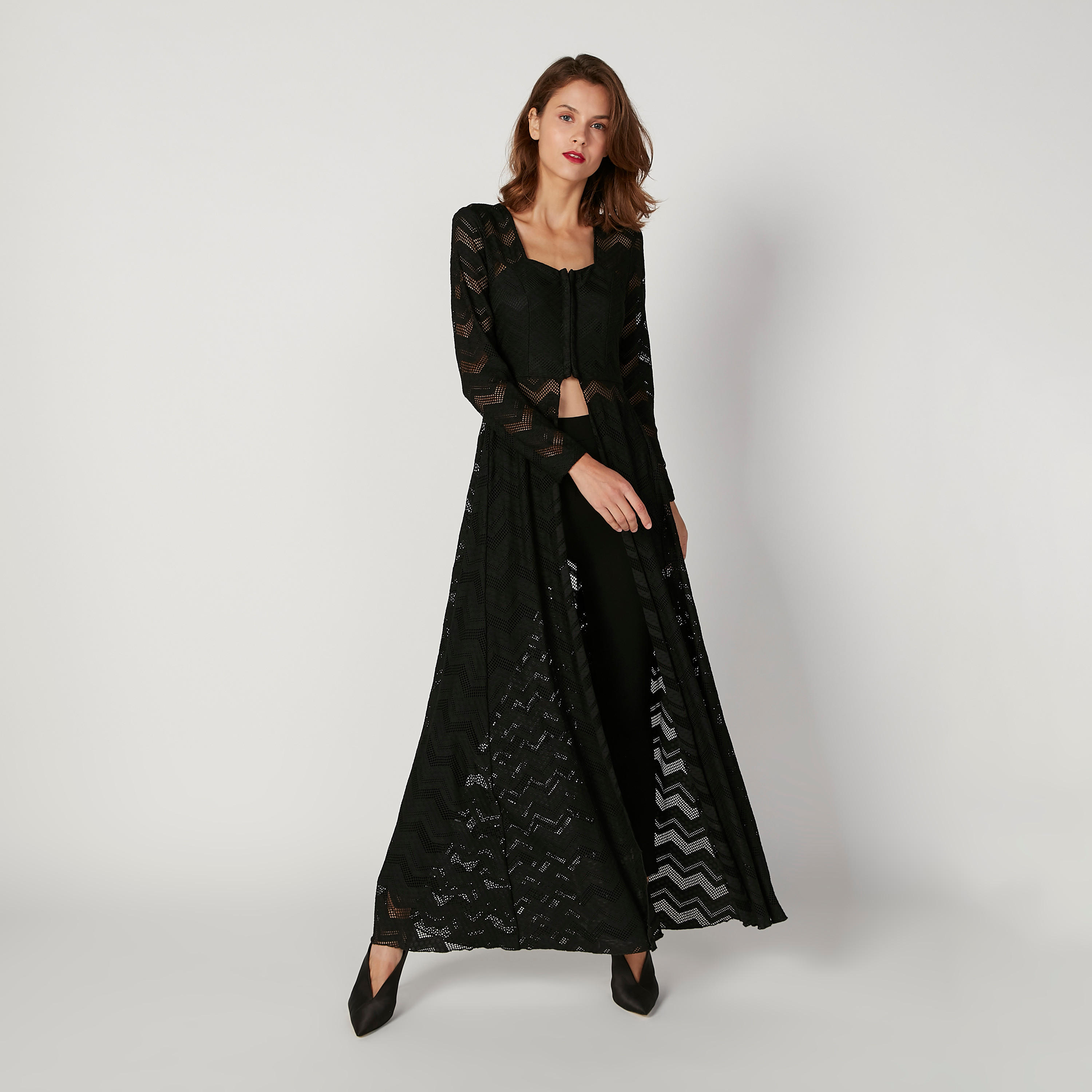 بلوزة طويلة بارزة الملمس بأكمام طويلة وتفاصيل كورسيه من آيكونيك-women-clothing-shirtsandblouses-blouses-image-1