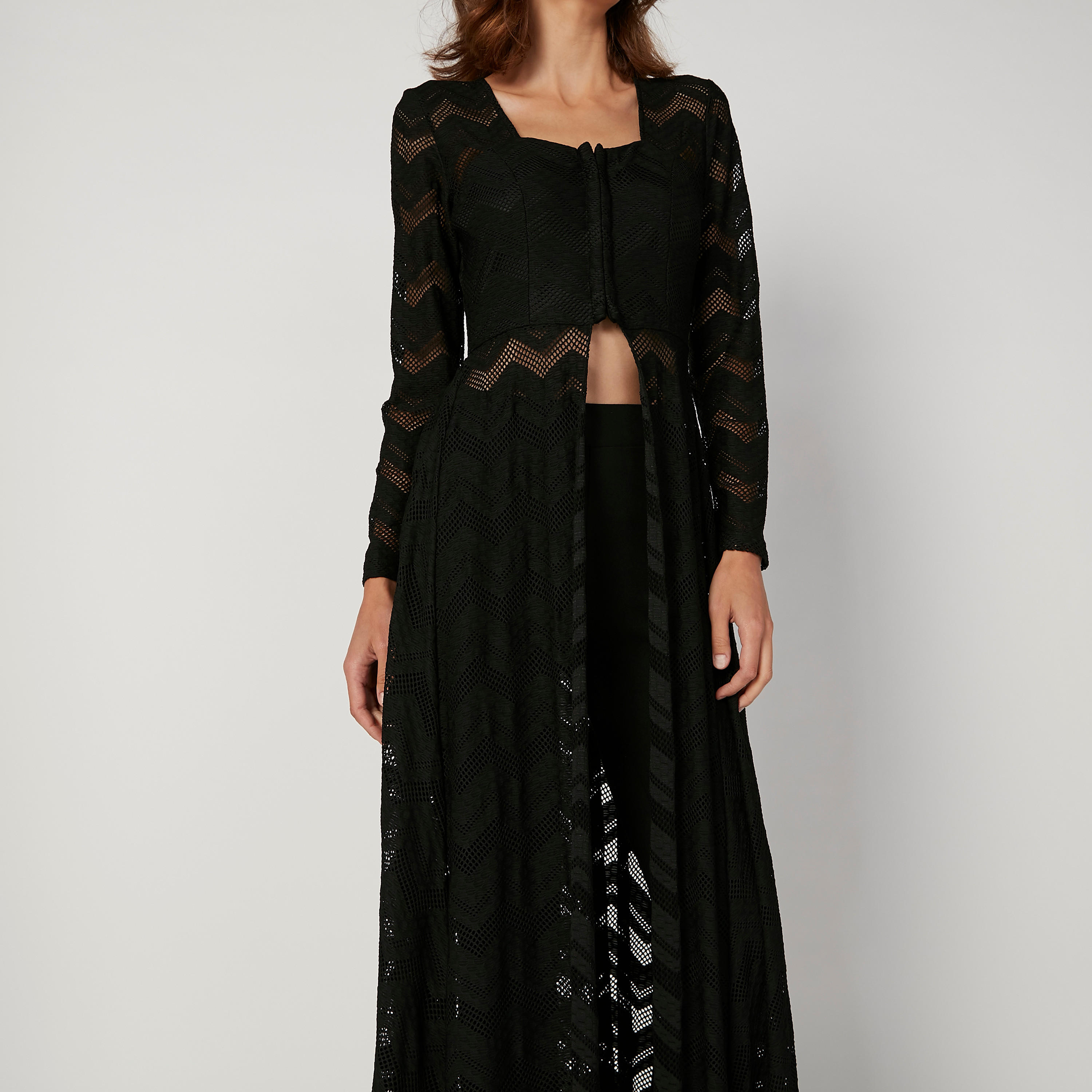 بلوزة طويلة بارزة الملمس بأكمام طويلة وتفاصيل كورسيه من آيكونيك-women-clothing-shirtsandblouses-blouses-image-2