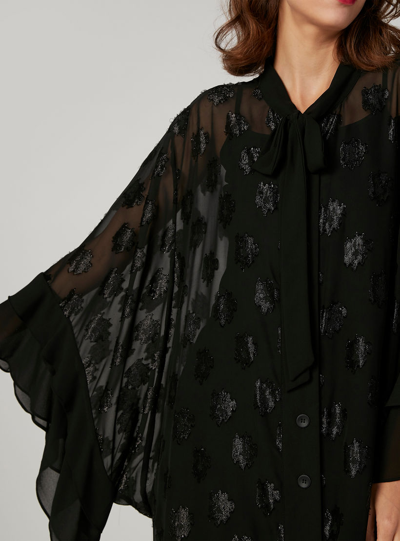 كارديجان طويل بارز الملمس بقصّة واسعة وياقة V من آيكونيك-women-winterwear-cardigansandjumpers-cardigans-image-2