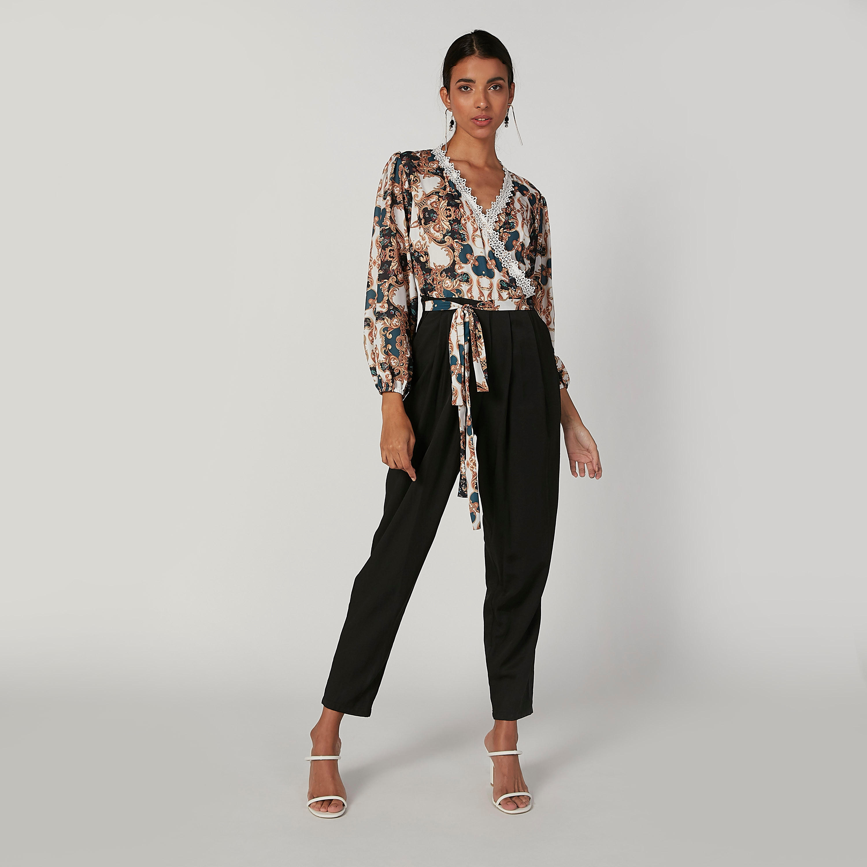 جمبسوت بيزلي بأكمام بيشوب وأربطة من آيكونيك-women-clothing-jumpsuits-image-1