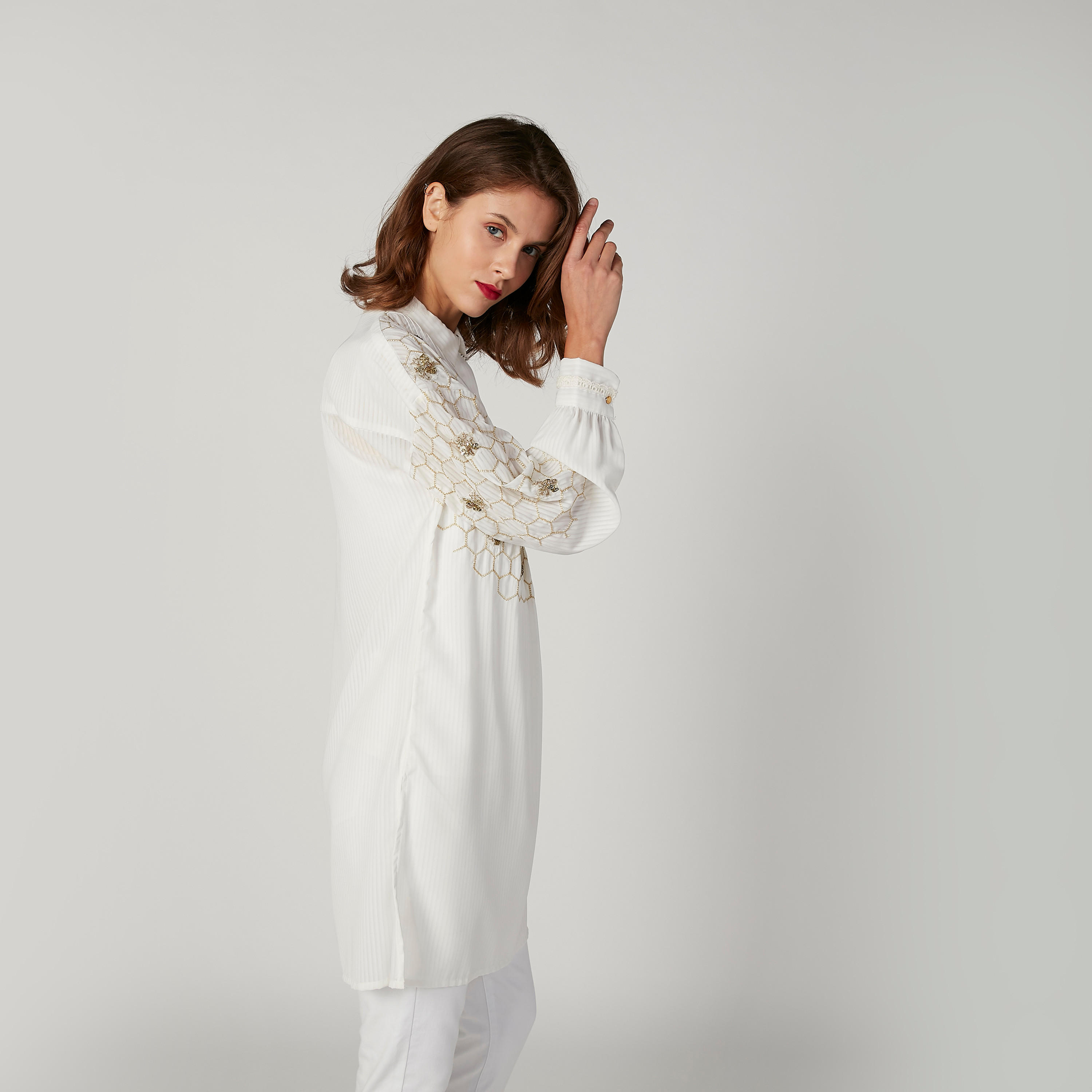تونيك مزيّن بأكمام طويلة وياقة عاديّة من آيكونيك-women-clothing-shirtsandblouses-blouses-image-4