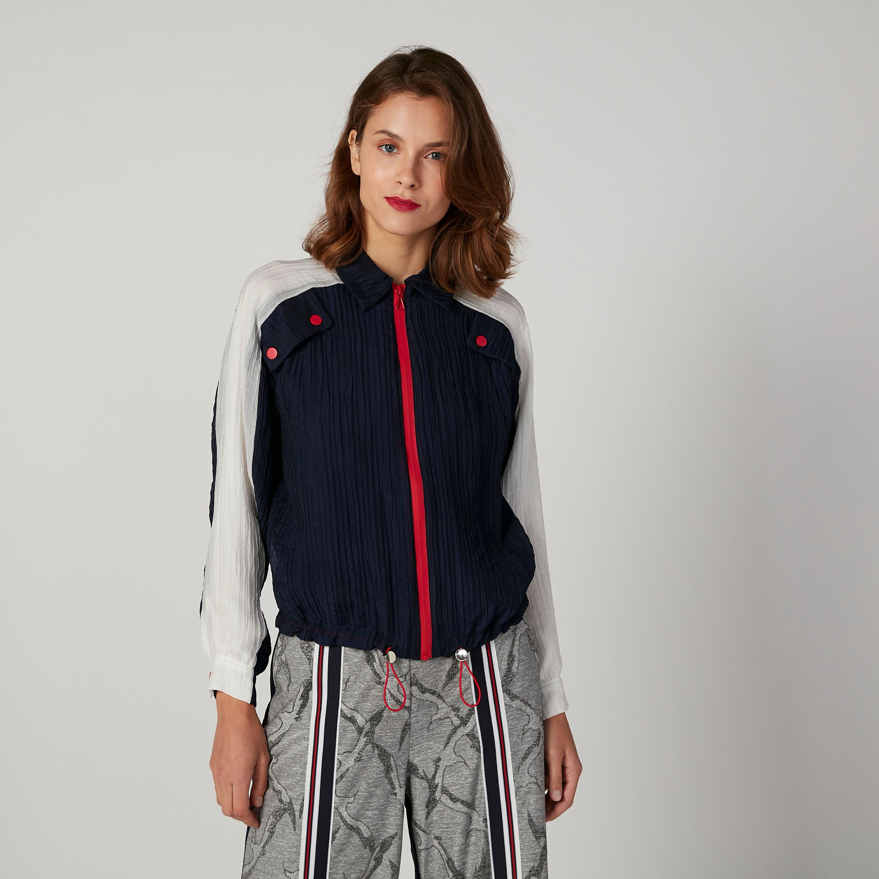 جاكيت بارز الملمس بأكمام طويلة وسحّاب من أيكونيك-women-winterwear-coatsandjackets-jackets-image-1