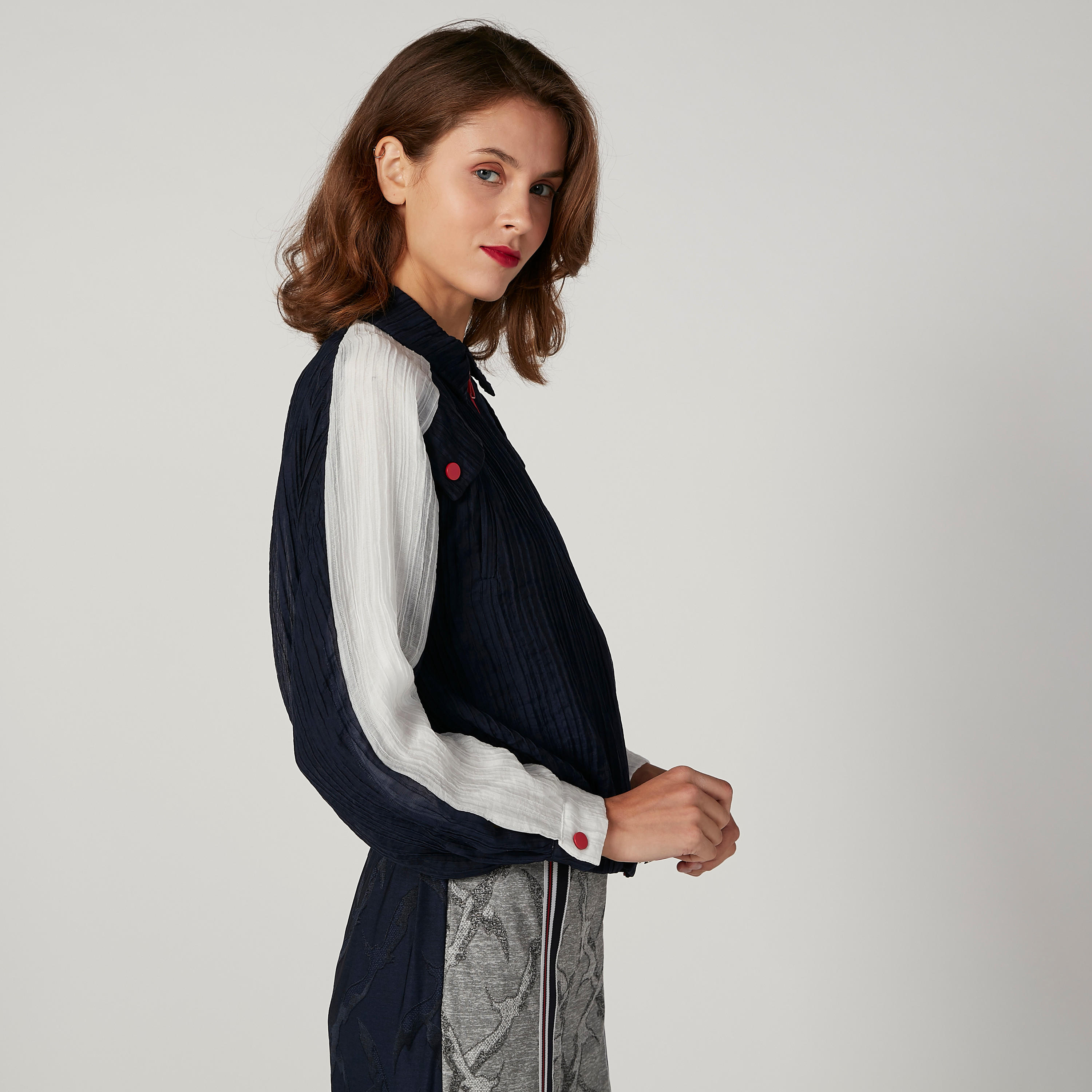 جاكيت بارز الملمس بأكمام طويلة وسحّاب من أيكونيك-women-winterwear-coatsandjackets-jackets-image-5