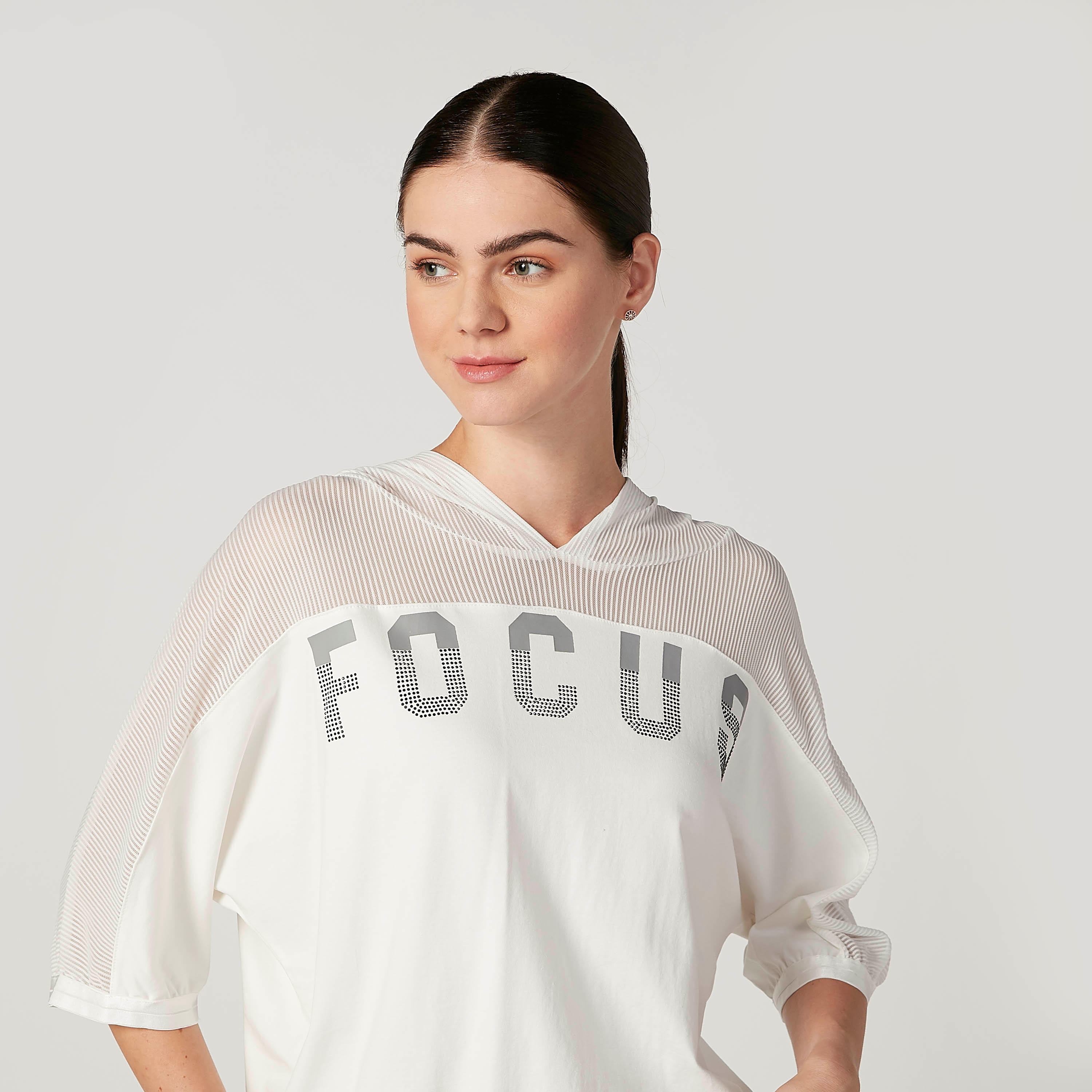 تيشيرت بأكمام قصيرة وقبعة وطبعات من آيكونيك-women-clothing-tshirts-image-3