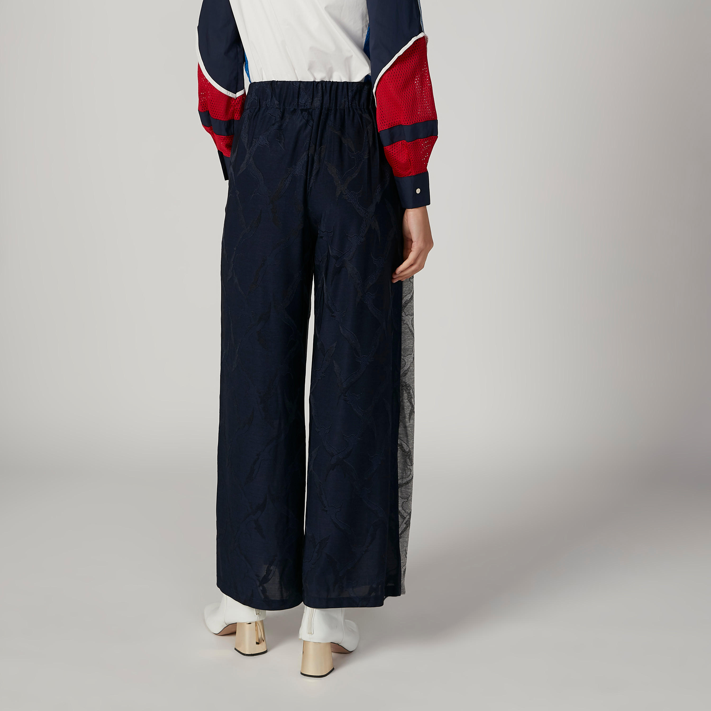 بنطلون بالازو بخصر مطاطي مرتفع وطبعات من آيكونيك-women-clothing-bottoms-trousers-image-4