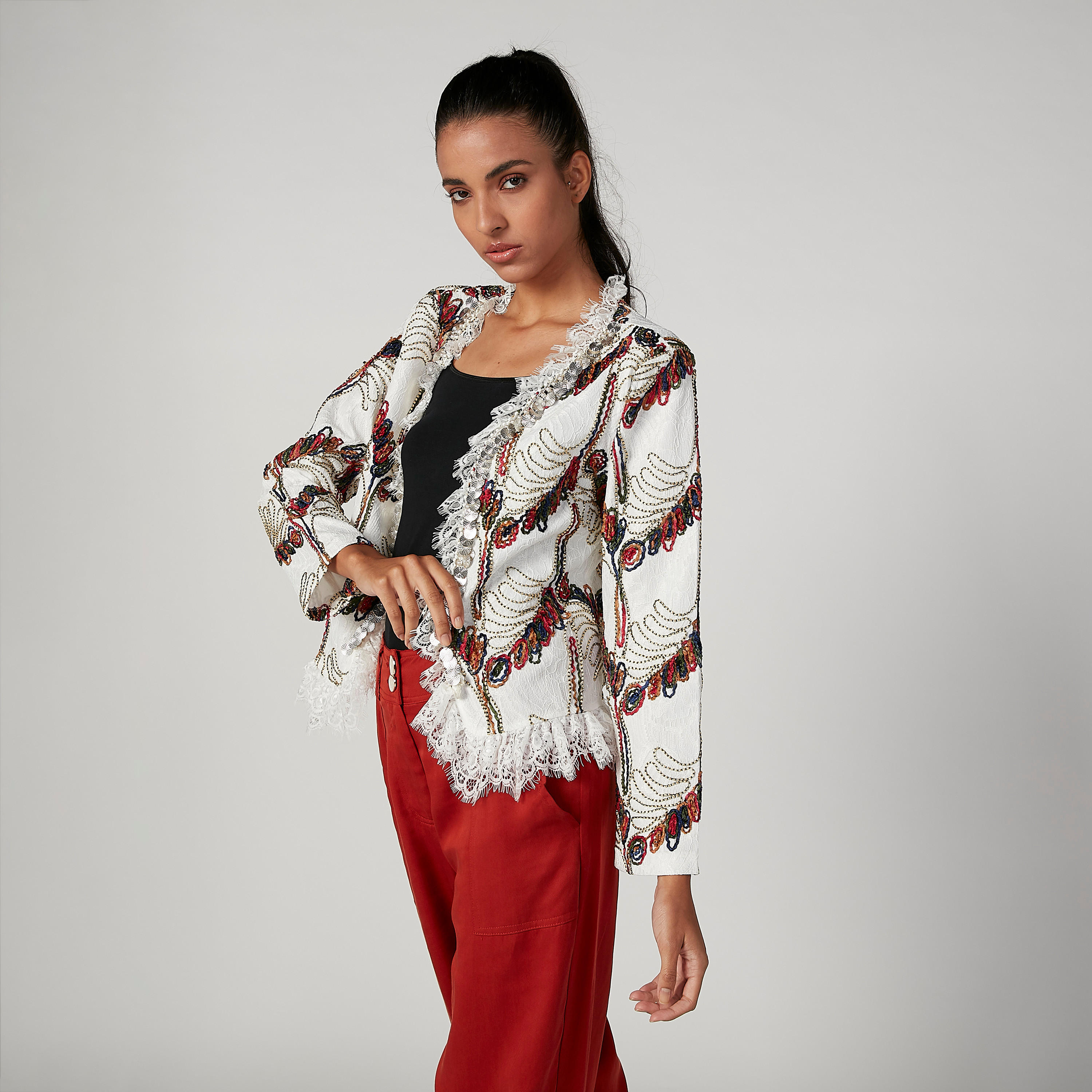 جاكيت بارز الملمس بأكمام طويلة وتفاصيل دانتيل من آيكونيك-women-winterwear-coatsandjackets-jackets-image-4