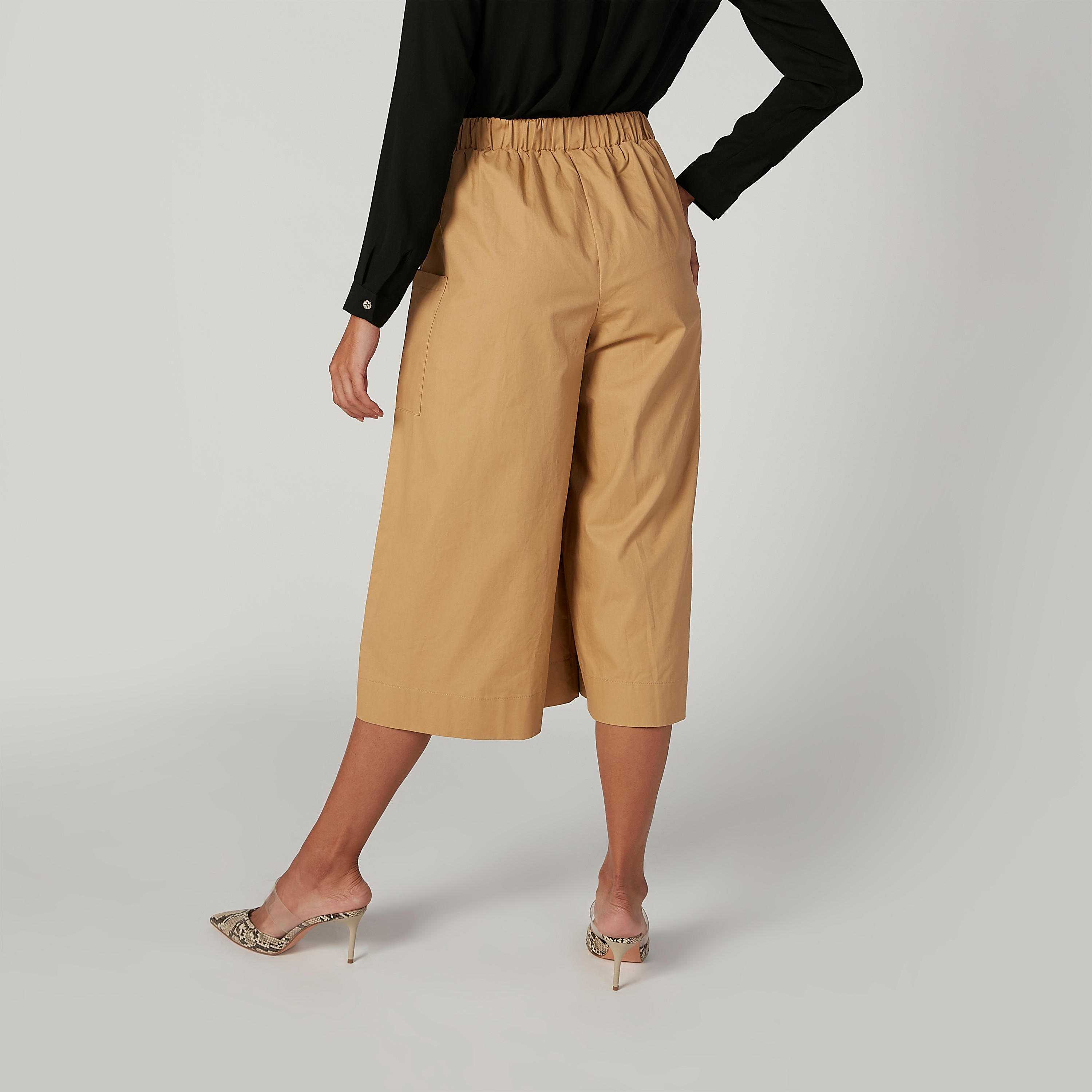 بنطلون واسع الساقين سادة بقصّة واسعة وخصر مرتفع وجيوب من آيكونيك-women-clothing-bottoms-trousers-image-3