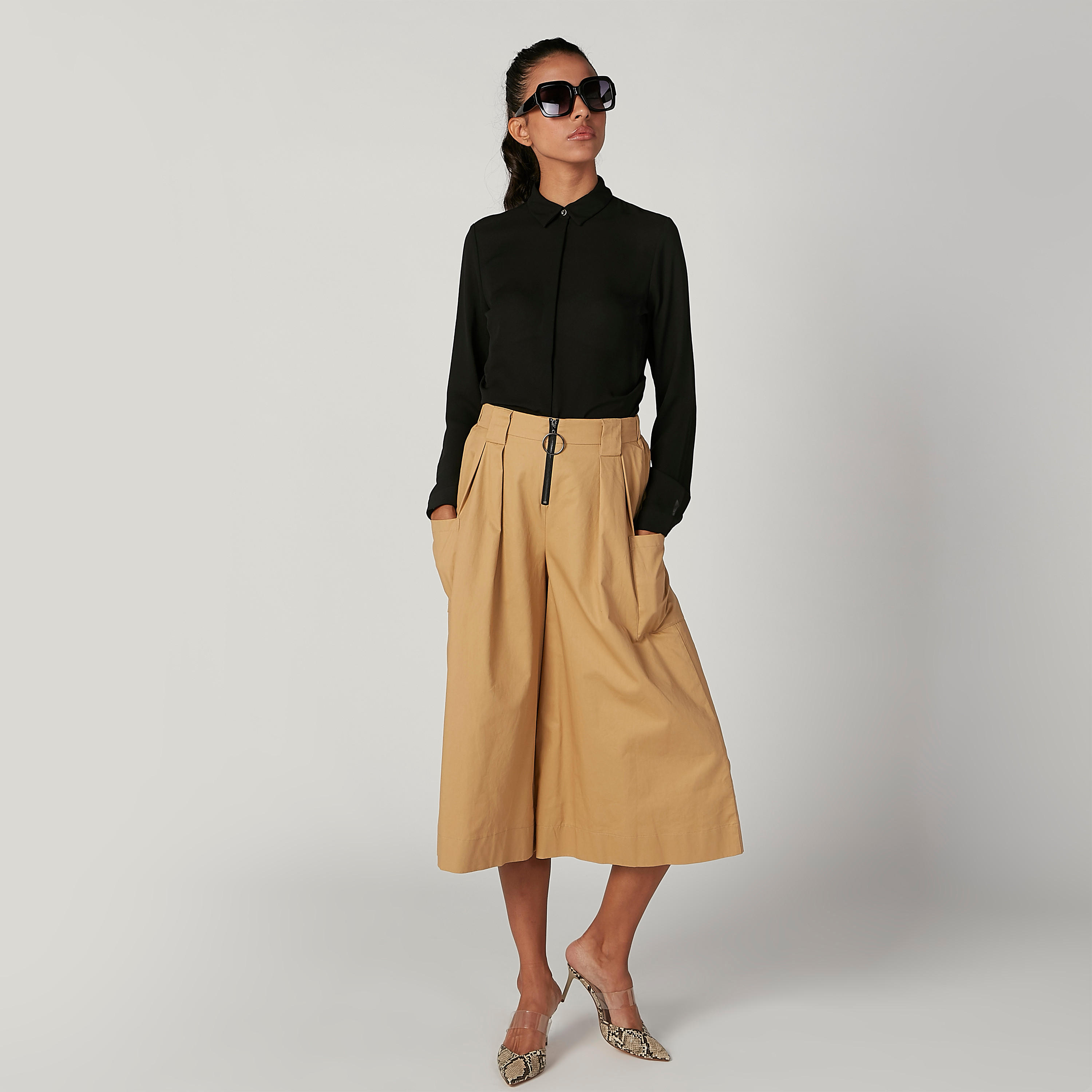 بنطلون واسع الساقين سادة بقصّة واسعة وخصر مرتفع وجيوب من آيكونيك-women-clothing-bottoms-trousers-image-5