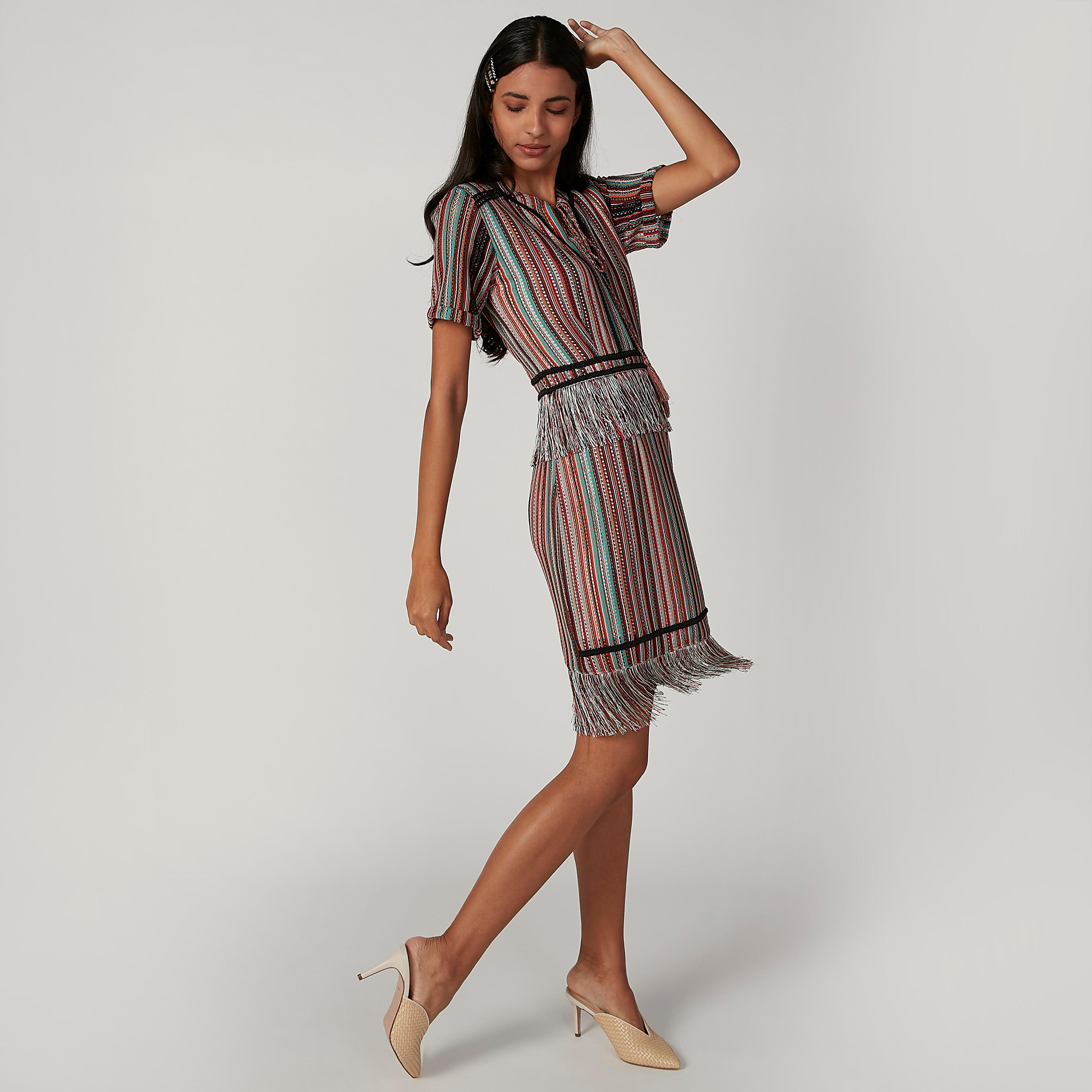فستان ميدي إيه لاين بارز الملمس بأربطة وشراشيب من آيكونيك-women-clothing-dresses-image-5