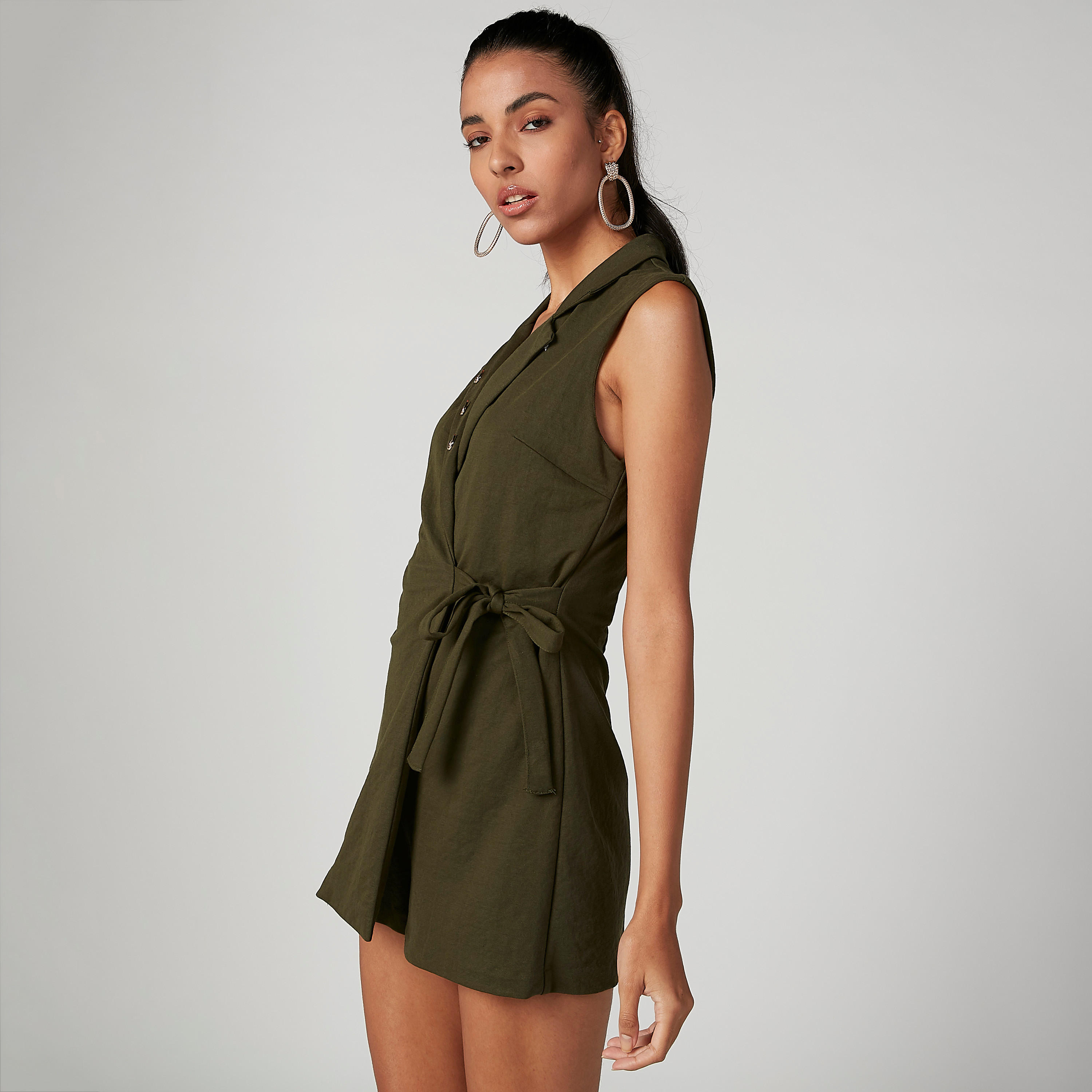افرول سادة دون أكمام بياقة طويلة وأربطة من آيكونيك-women-clothing-jumpsuits-image-4