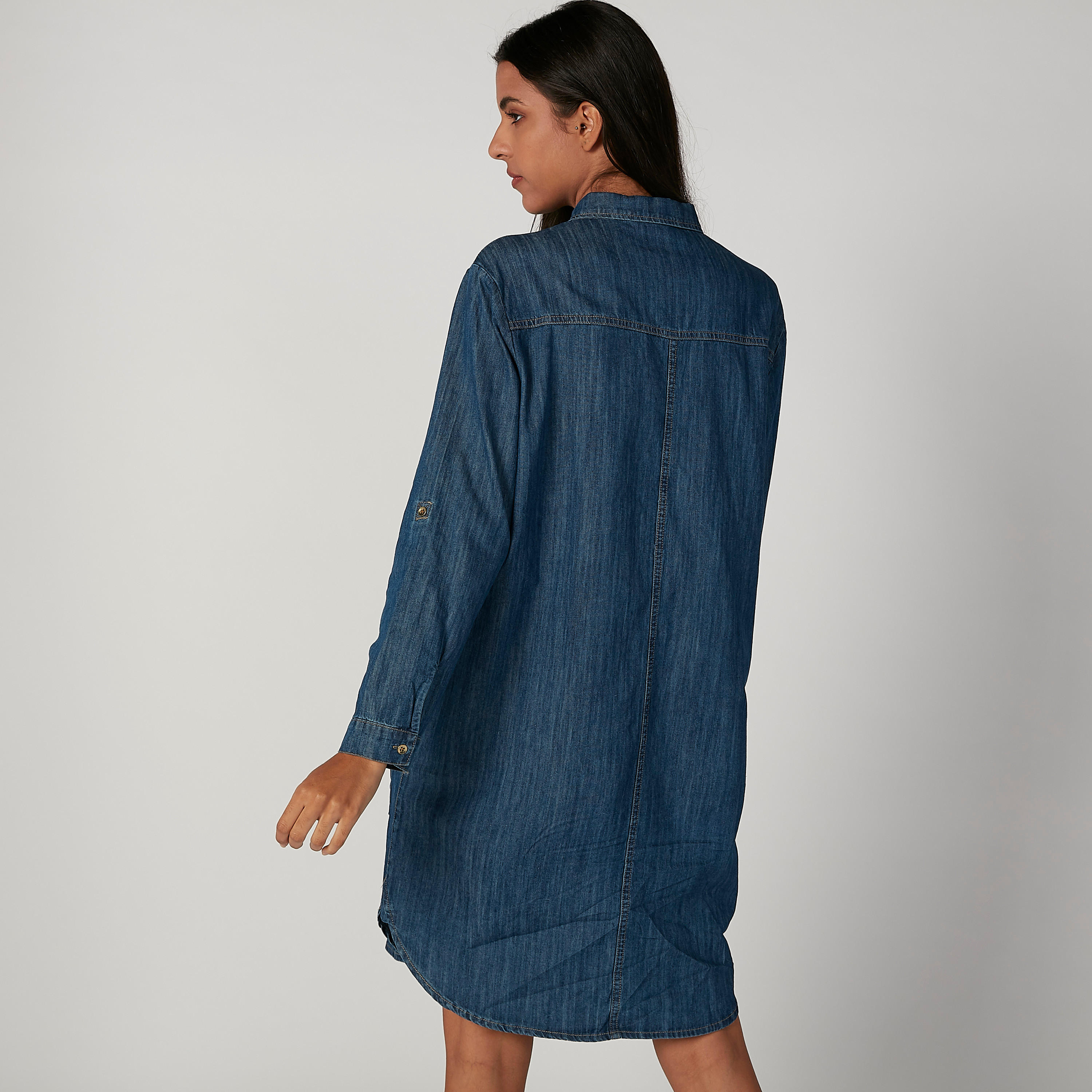 فستان قميص ميدي بأكمام طويلة وجيوب من آيكونيك-women-clothing-dresses-image-4