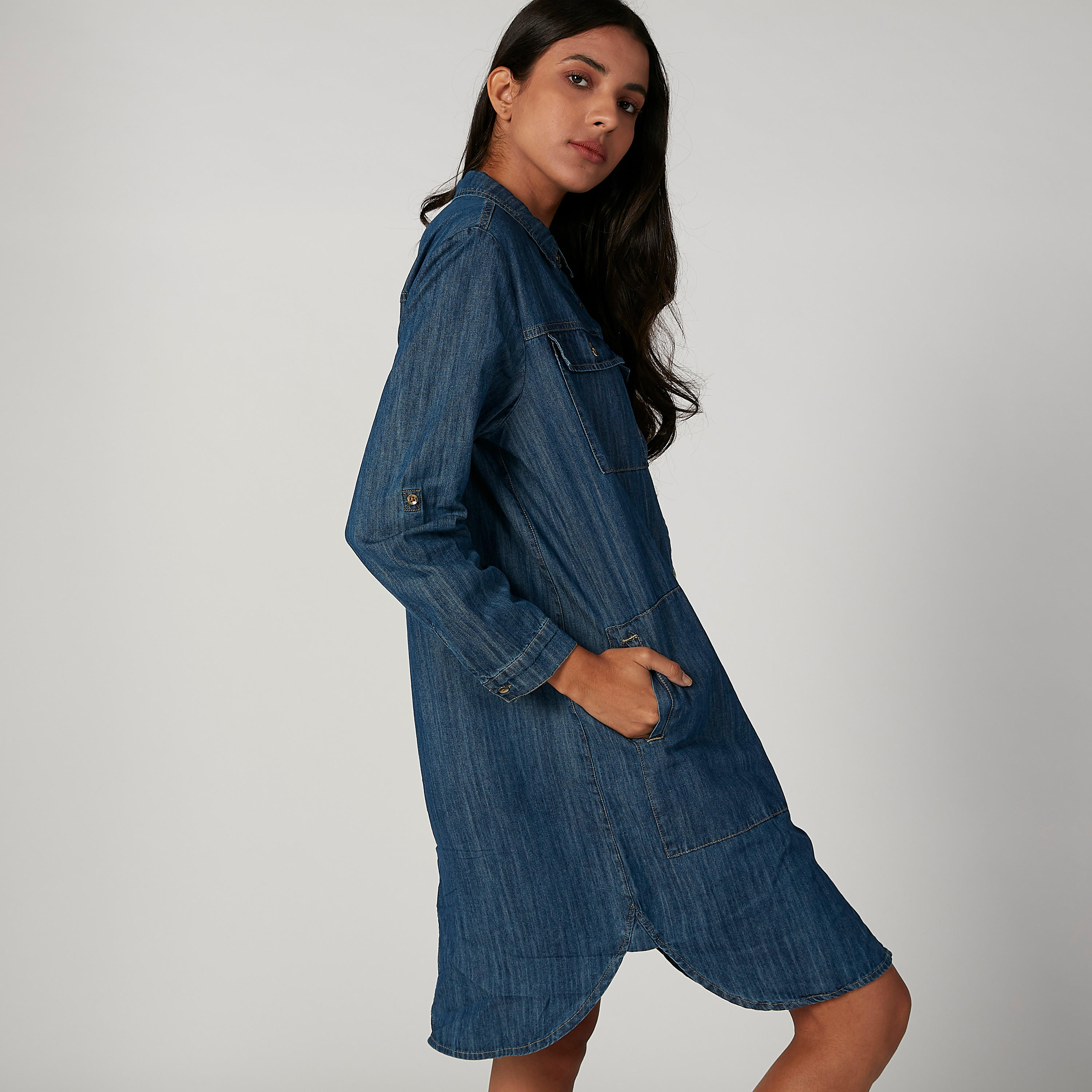 فستان قميص ميدي بأكمام طويلة وجيوب من آيكونيك-women-clothing-dresses-image-5