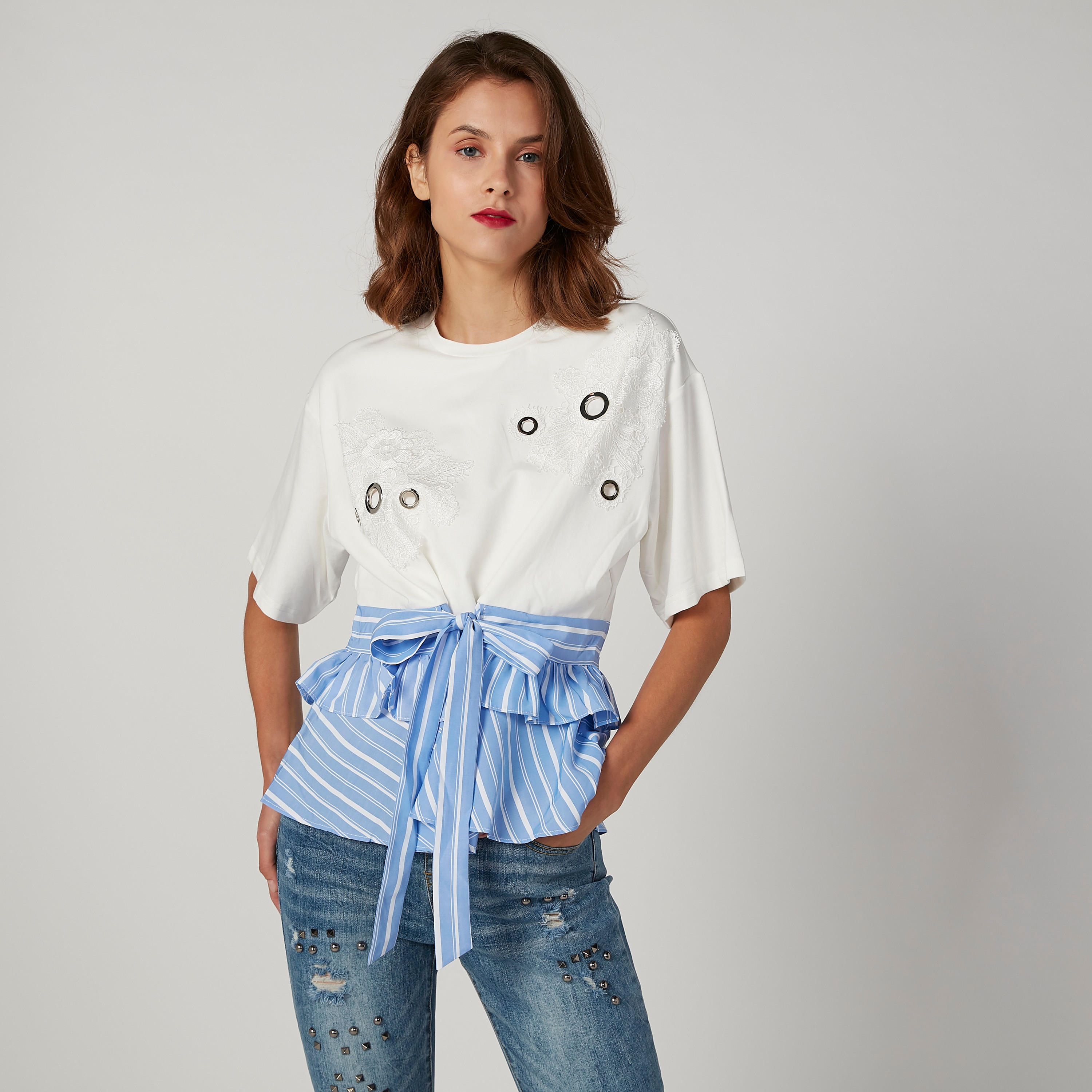 بلوزة مقلّمة بأكمام قصيرة وعقدة من آيكونيك-women-clothing-shirtsandblouses-blouses-image-1