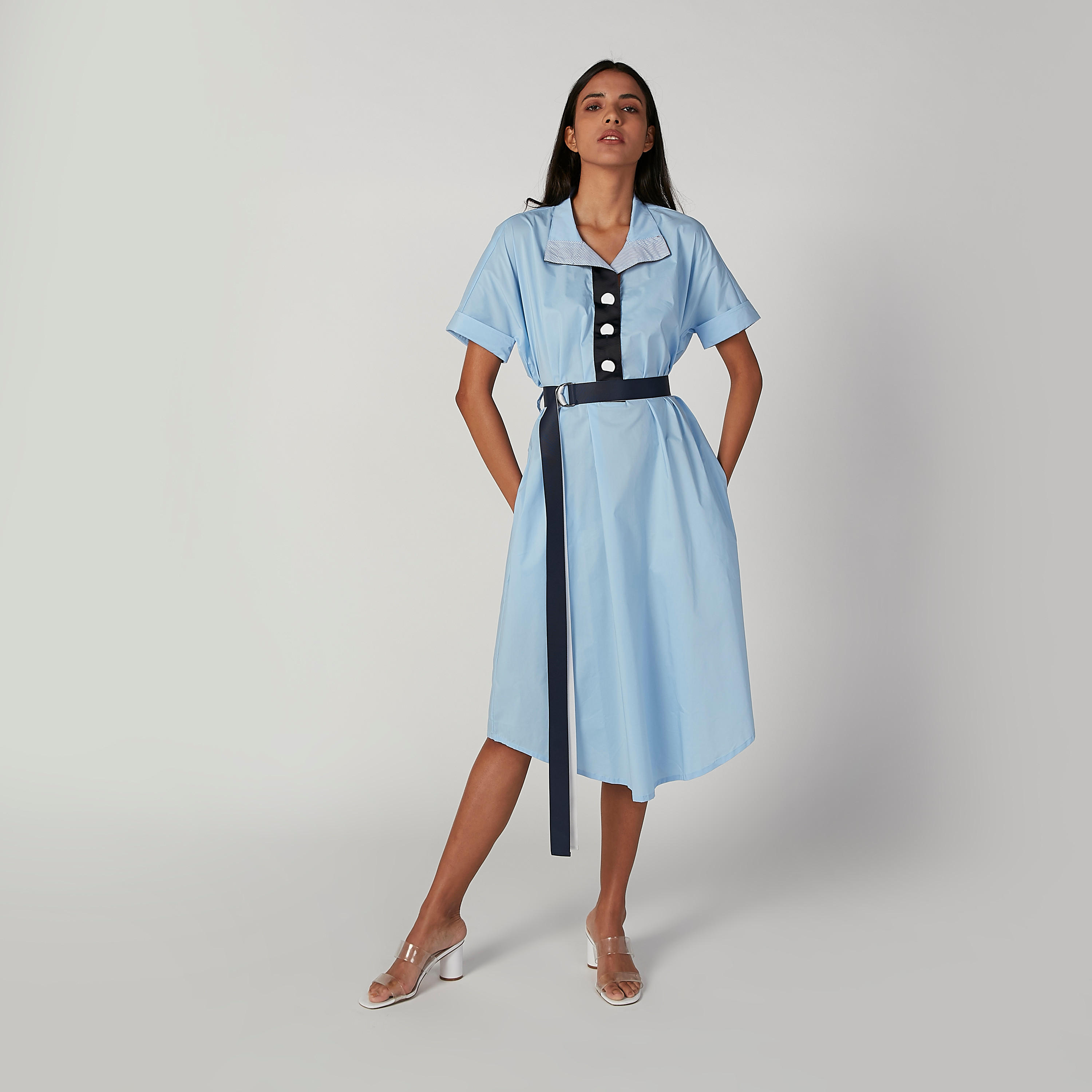 فستان ميدي إيه لاين سادة بأكمام قصيرة وحزام من آيكونيك-women-clothing-dresses-image-1
