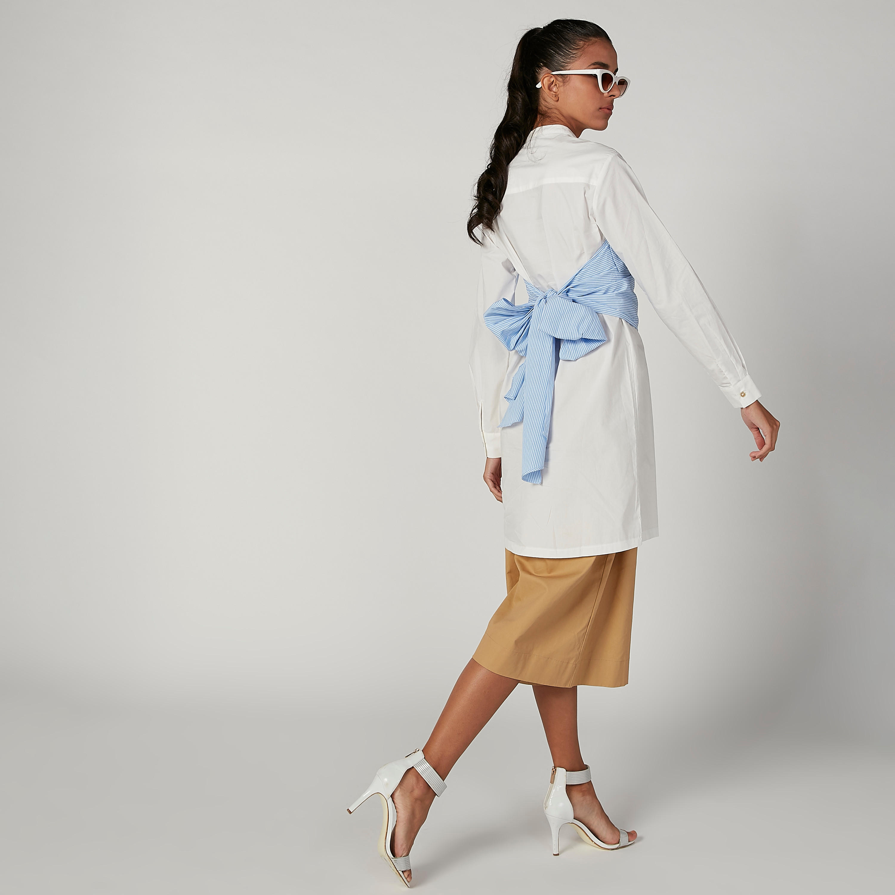 بلوزة طويلة مقلّمة بياقة ماندارين وأكمام طويلة من آيكونيك-women-clothing-shirtsandblouses-blouses-image-2