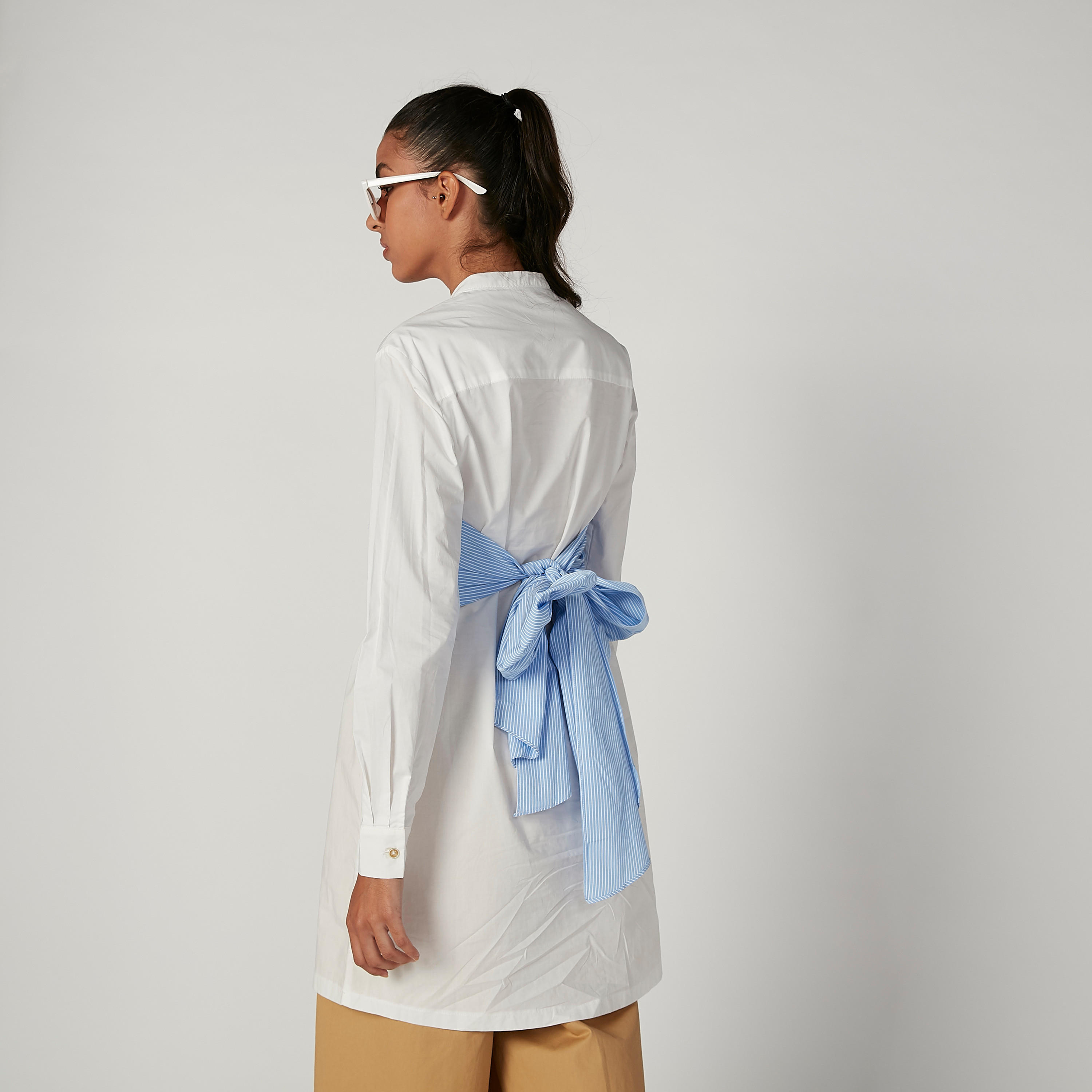 بلوزة طويلة مقلّمة بياقة ماندارين وأكمام طويلة من آيكونيك-women-clothing-shirtsandblouses-blouses-image-4