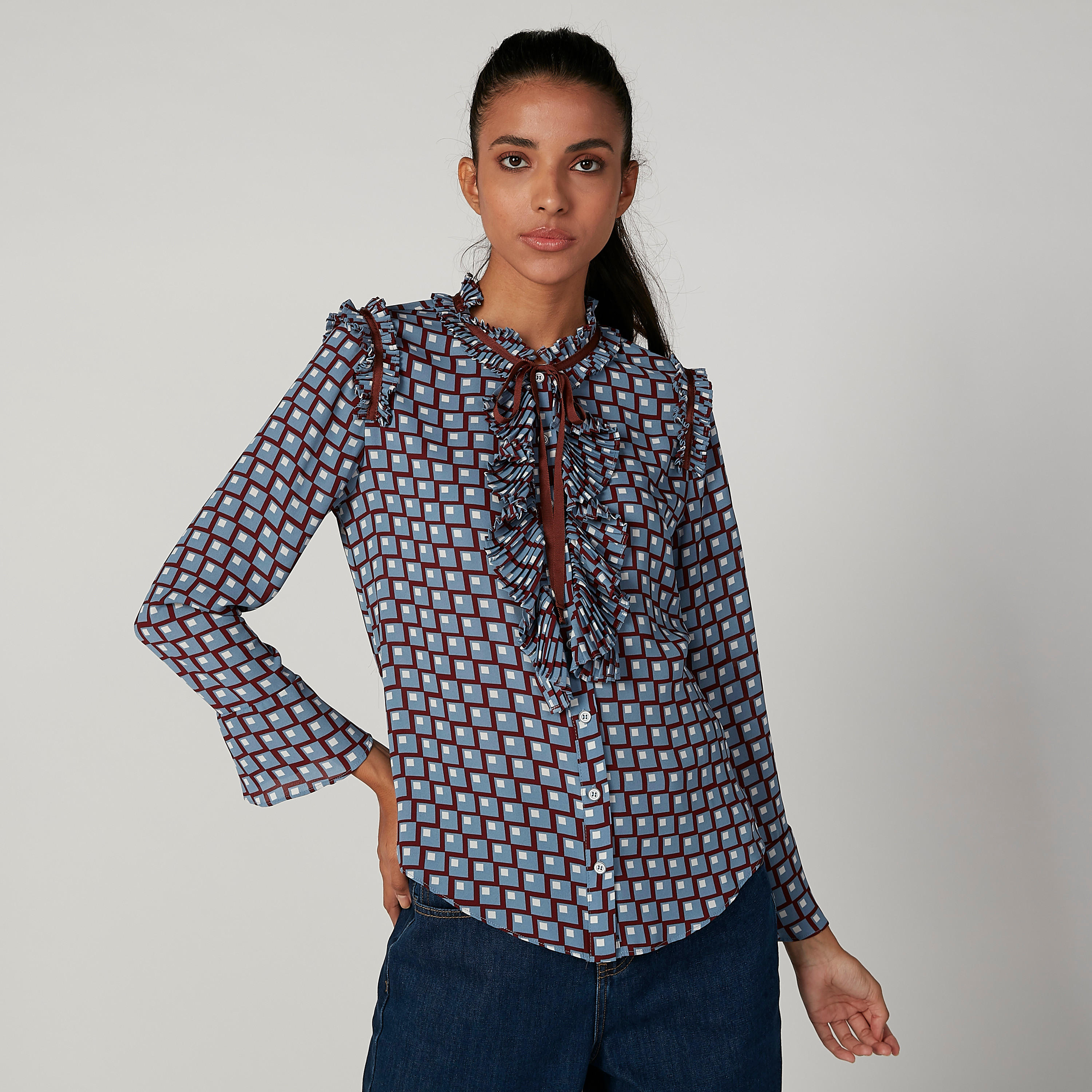 قميص بأكمام واسعة وطبعات مع ربطة عنق من آيكونيك-women-clothing-shirtsandblouses-shirts-image-5