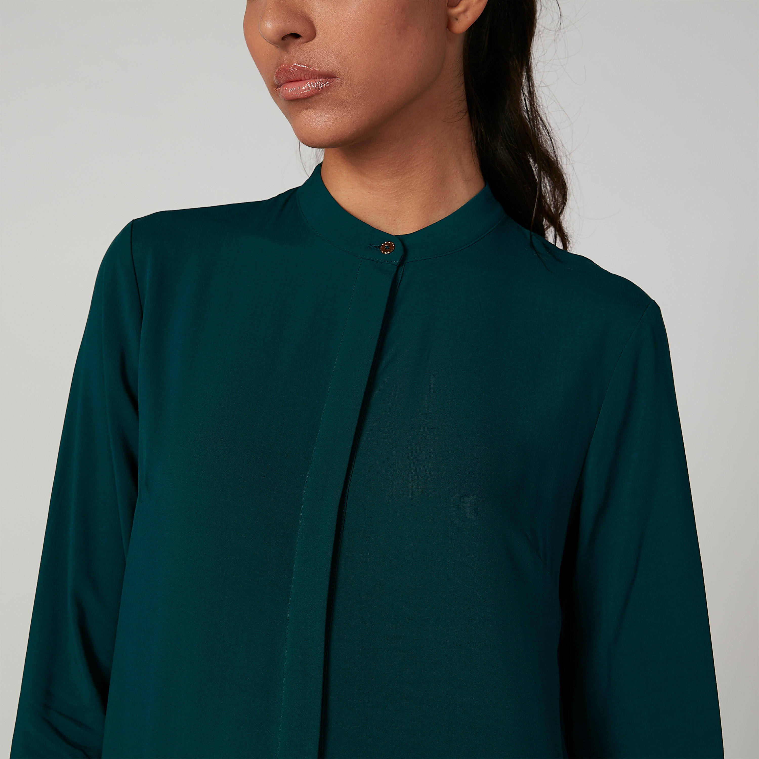 بلوزة سادة بياقة ماندارين وأكمام طويلة من آيكونيك-women-clothing-shirtsandblouses-blouses-image-2