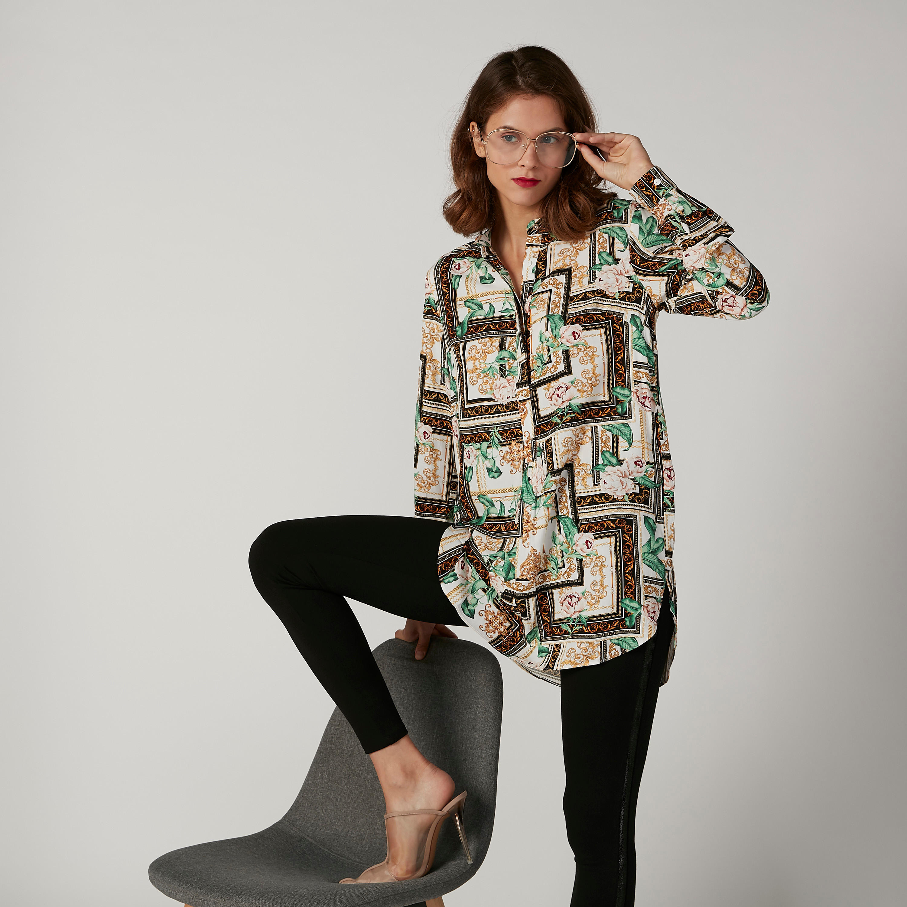 بلوزة بياقة ماندارين وأكمام طويلة وطبعات من آيكونيك-women-clothing-shirtsandblouses-blouses-image-1