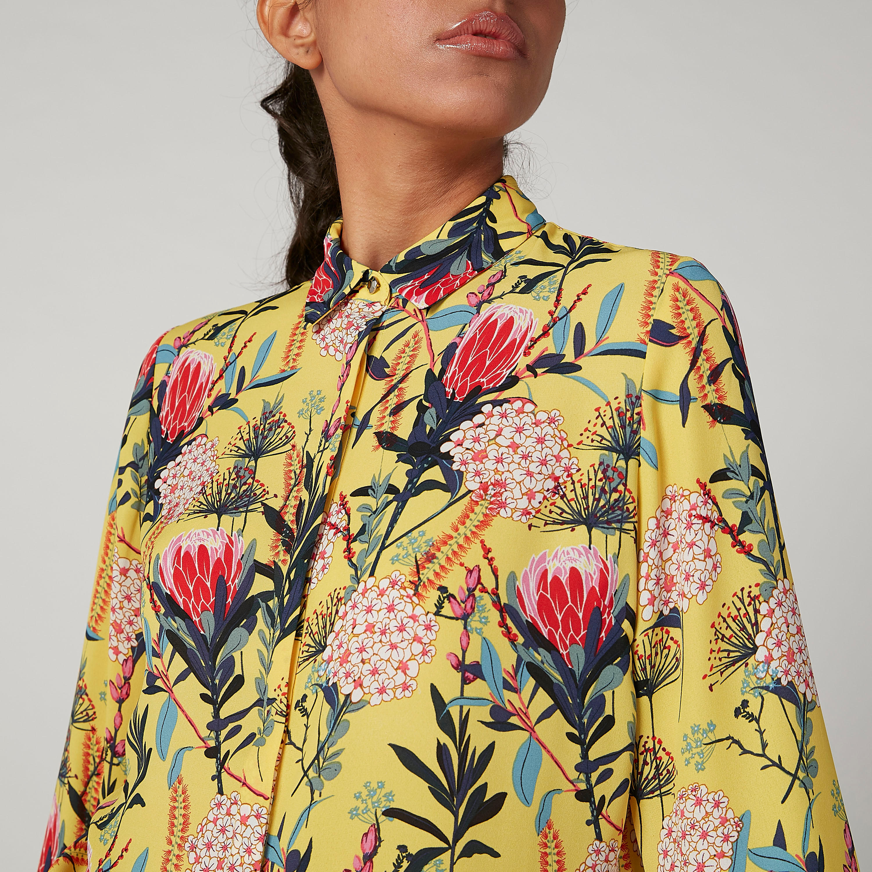 بلوزة بياقة عادية وأكمام طويلة وطبعات زهرية من آيكونيك-women-clothing-shirtsandblouses-blouses-image-3