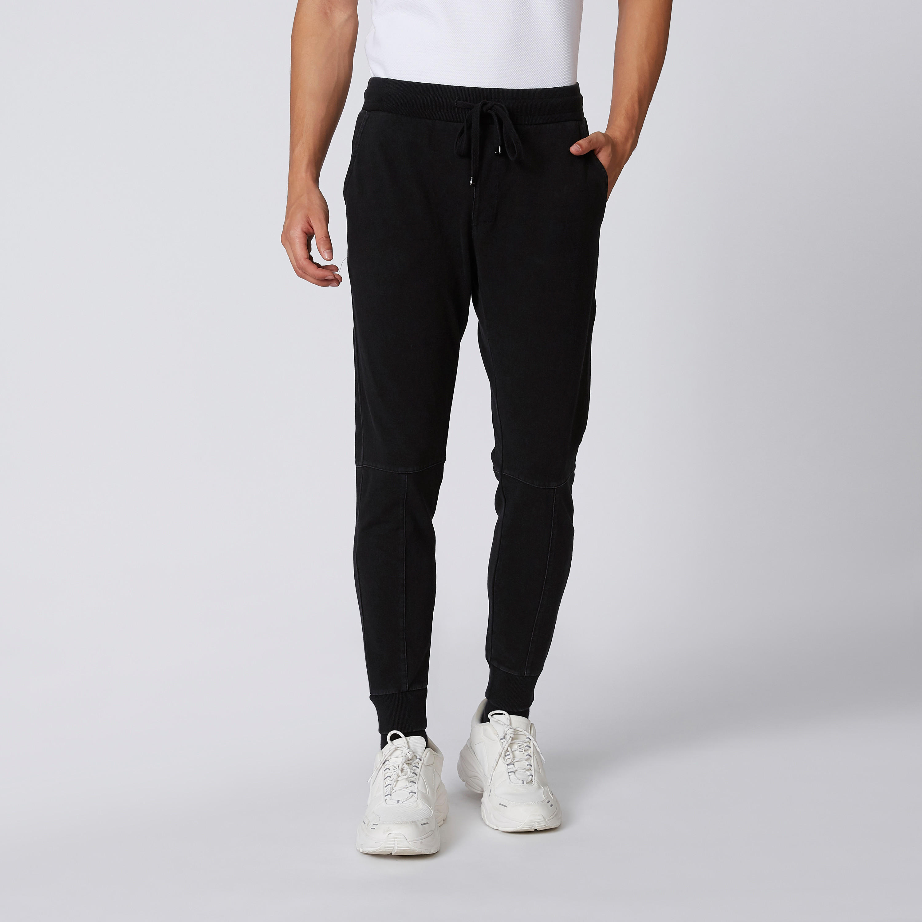 بنطلون رياضي سادة بقصة سليم ورباط خصر من آيكونيك-men-clothing-bottoms-joggers-image-3