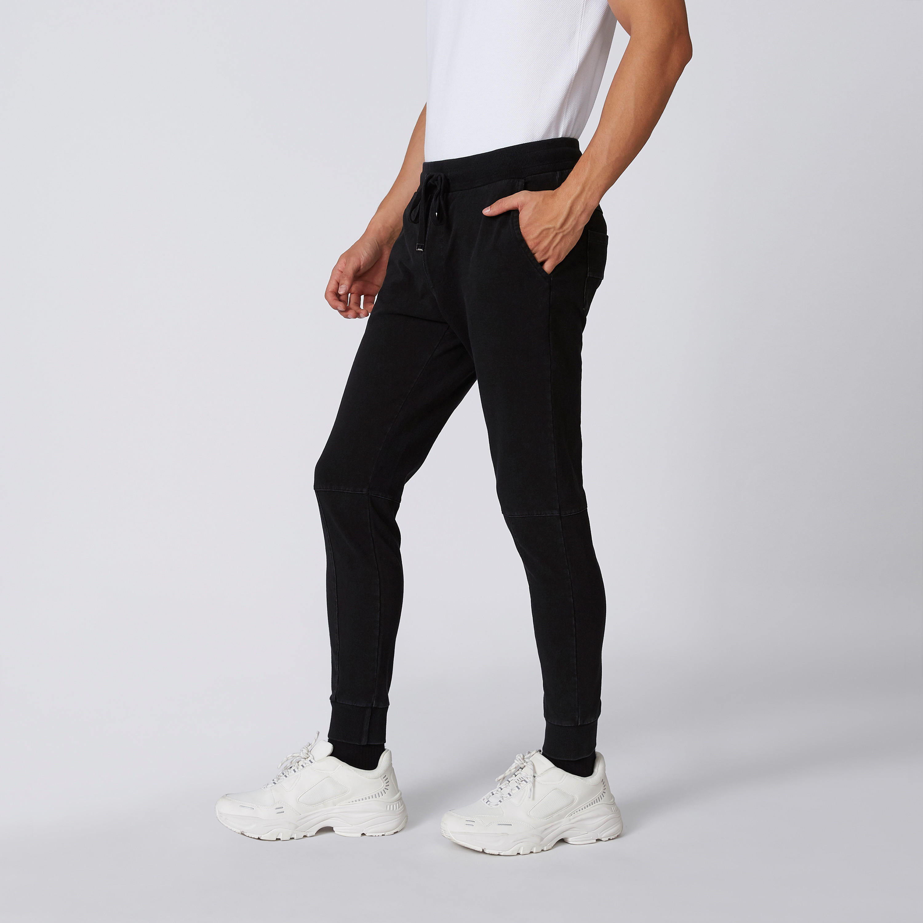 بنطلون رياضي سادة بقصة سليم ورباط خصر من آيكونيك-men-clothing-bottoms-joggers-image-4